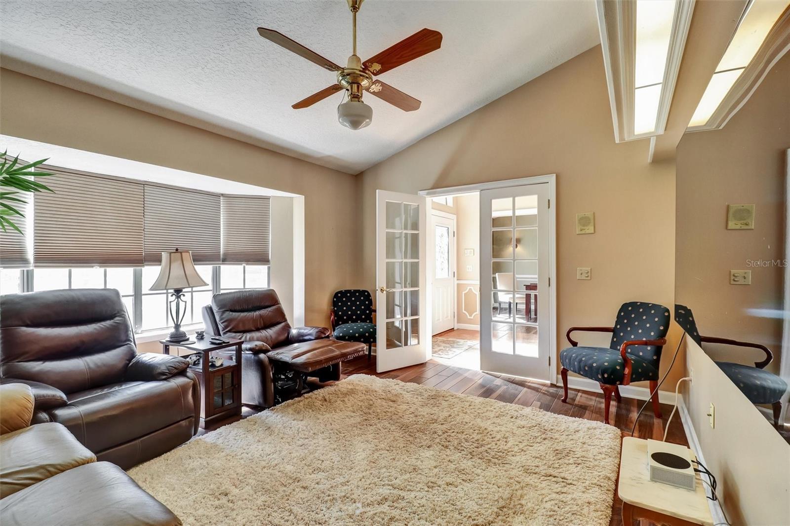 Image 9 of 68 For 8021 Landgrove Court