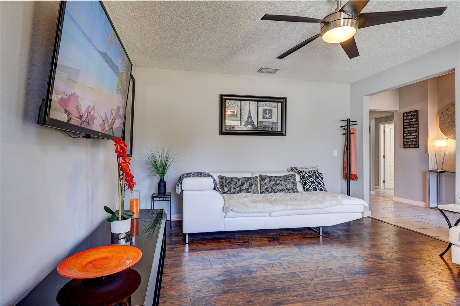 Image 18 of 47 For 1405 Prairie Oaks Court