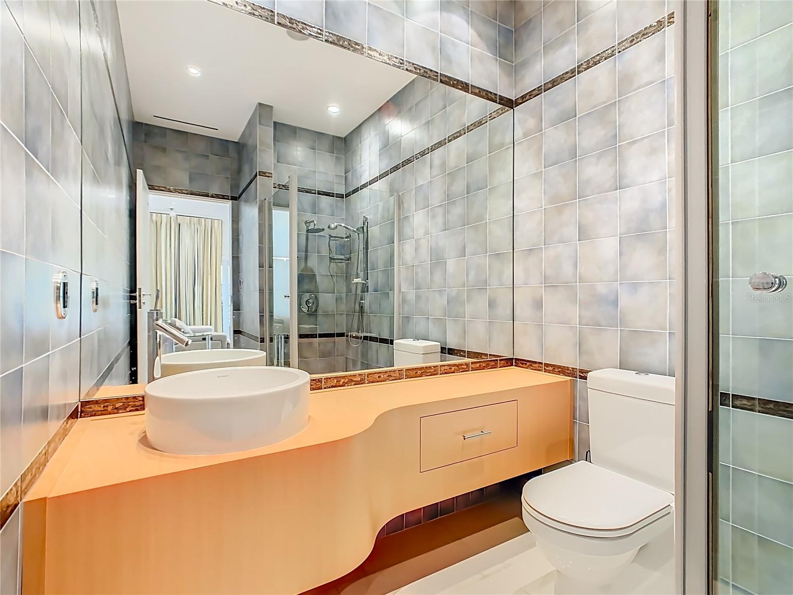 Image 14 of 63 For 917 Desert Mountain Court