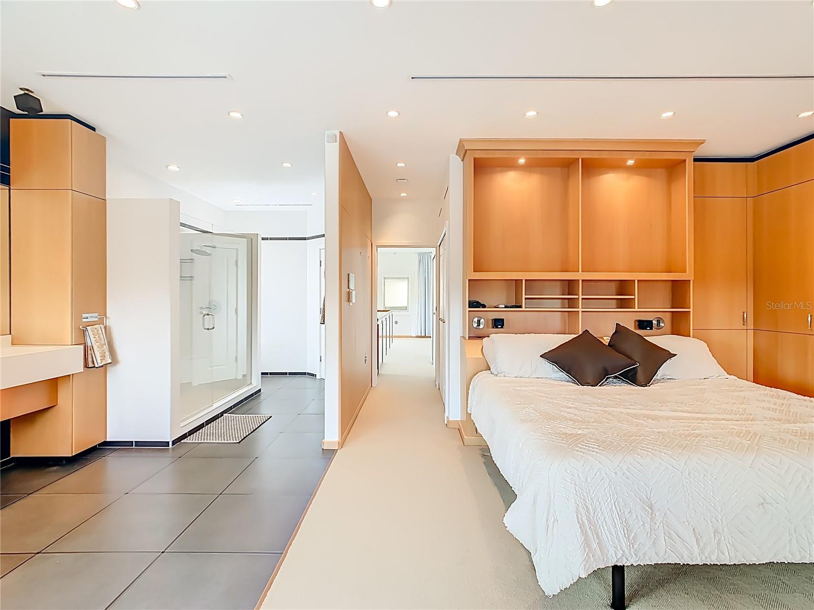 Image 25 of 63 For 917 Desert Mountain Court