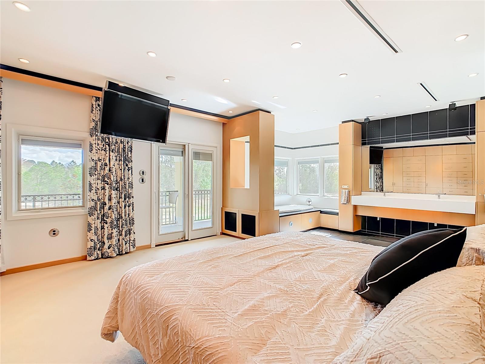 Image 26 of 63 For 917 Desert Mountain Court