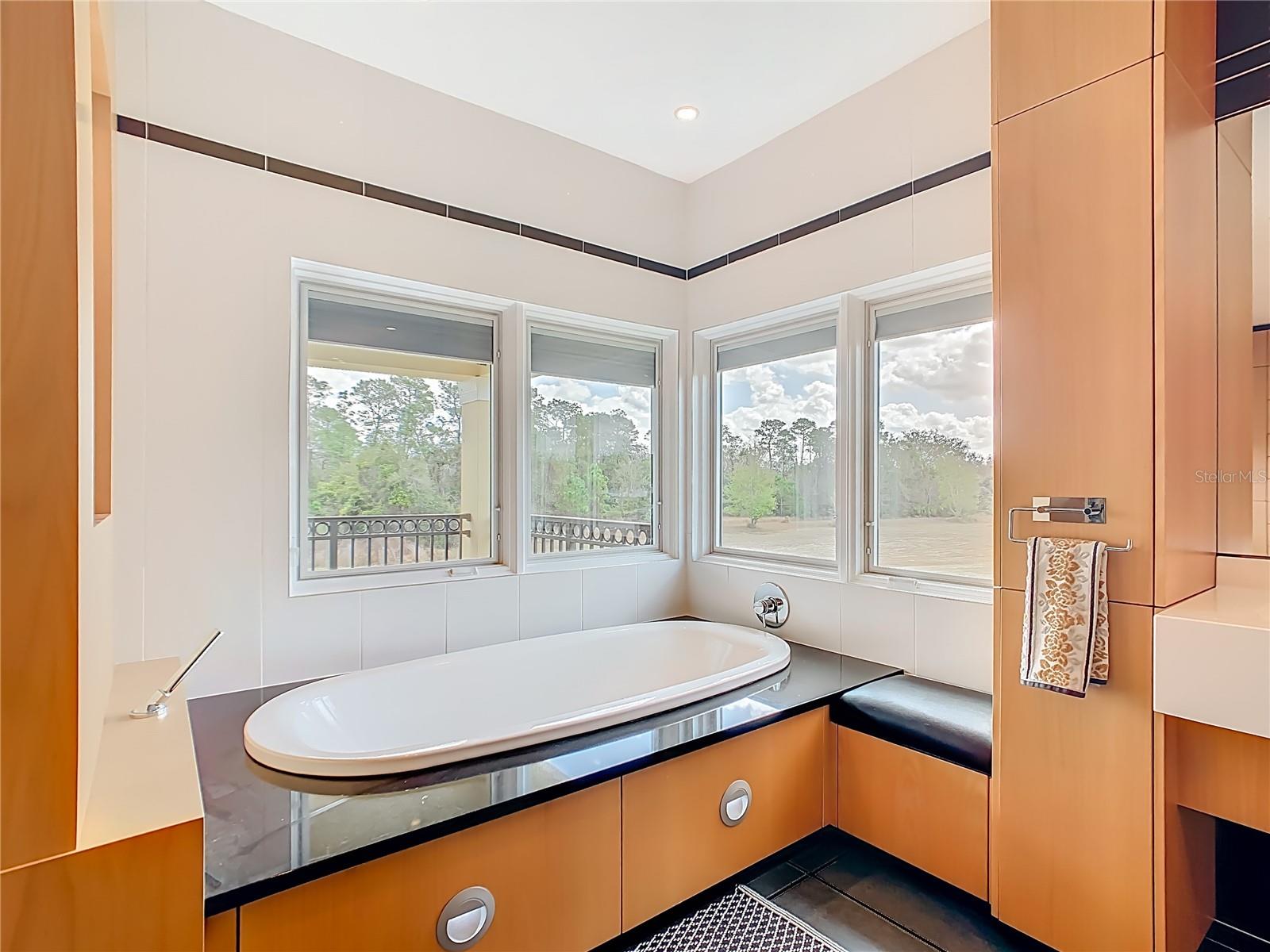 Image 27 of 63 For 917 Desert Mountain Court