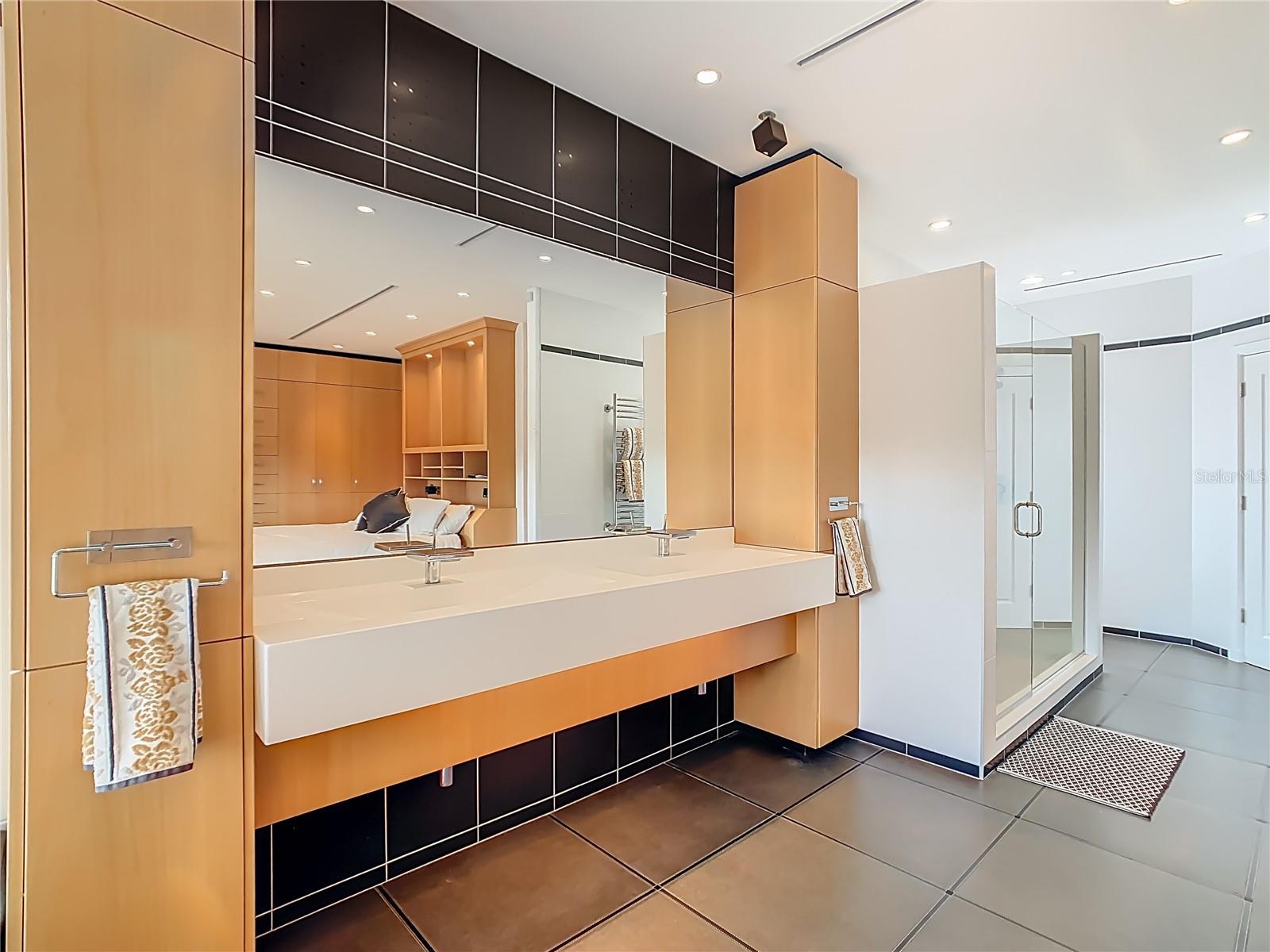 Image 28 of 63 For 917 Desert Mountain Court