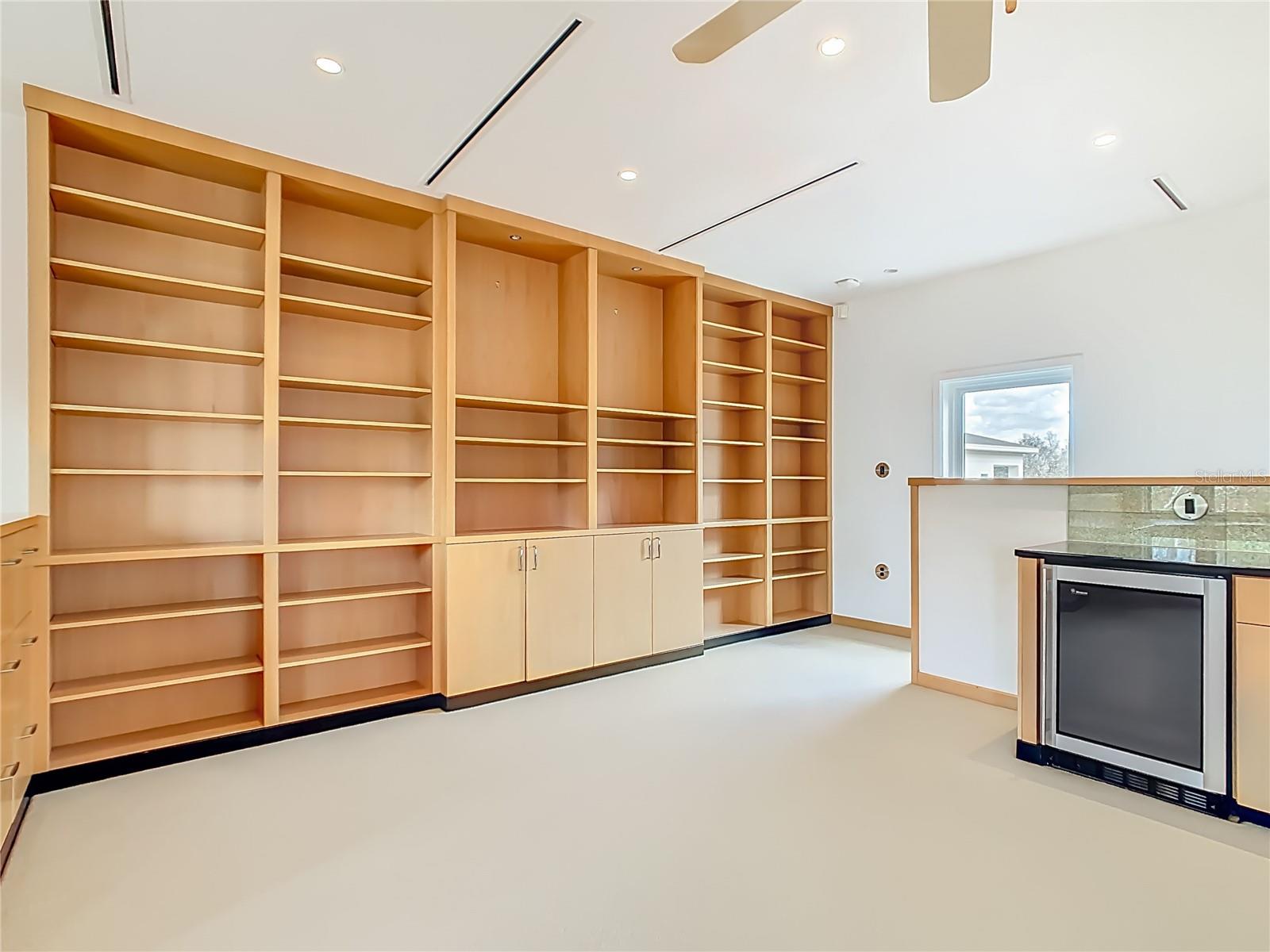 Image 32 of 63 For 917 Desert Mountain Court