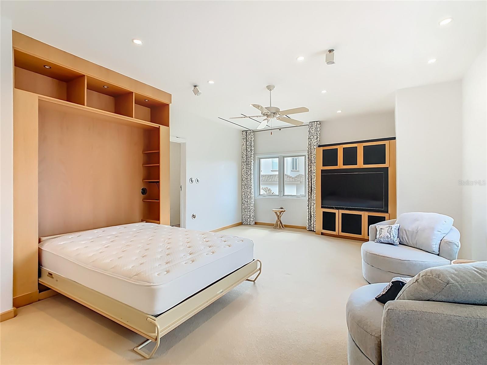 Image 37 of 63 For 917 Desert Mountain Court