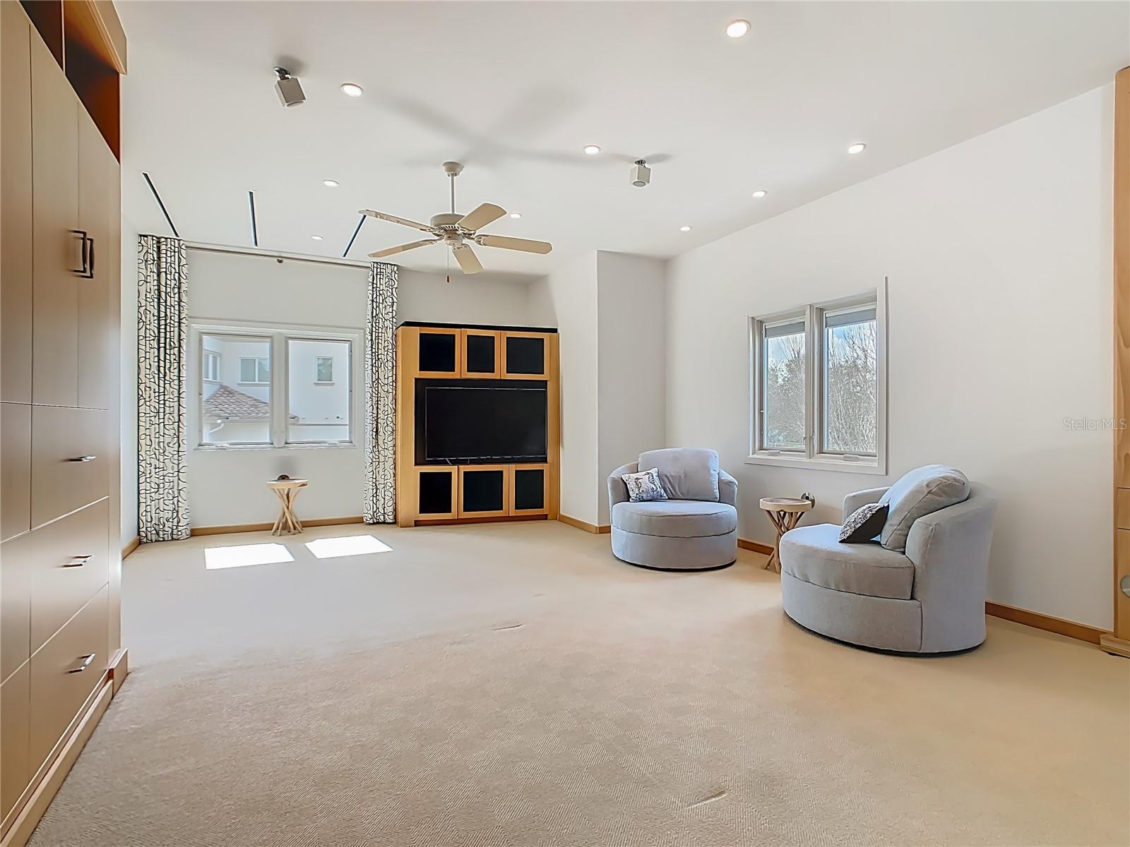 Image 38 of 63 For 917 Desert Mountain Court