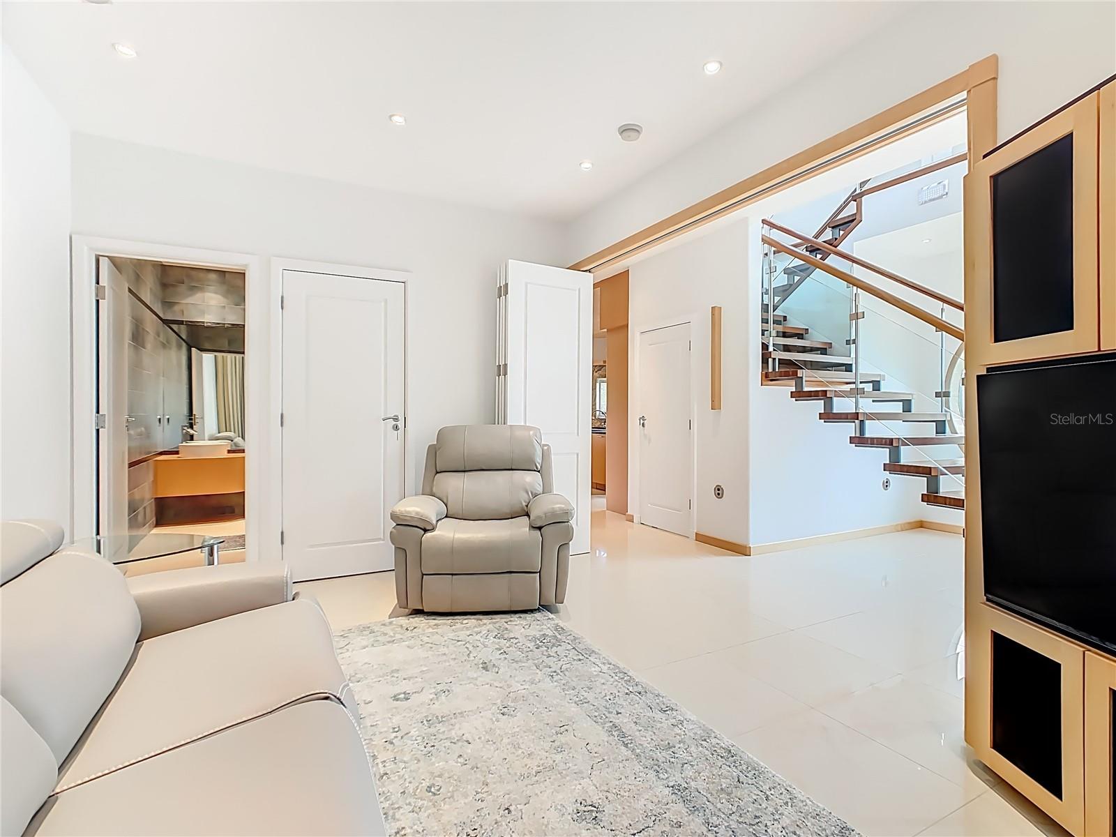 Image 6 of 63 For 917 Desert Mountain Court