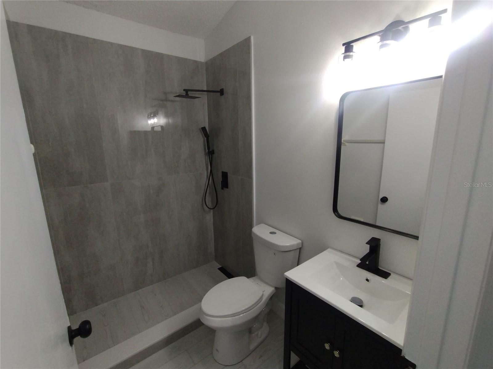 Image 21 of 40 For 1716 Chatham Circle