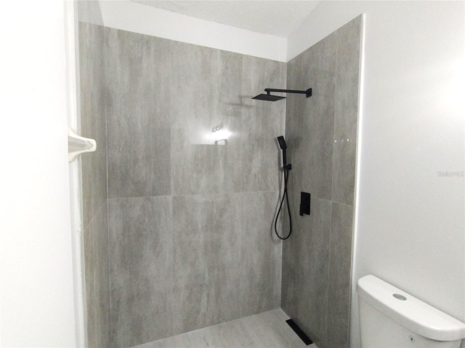 Image 23 of 40 For 1716 Chatham Circle