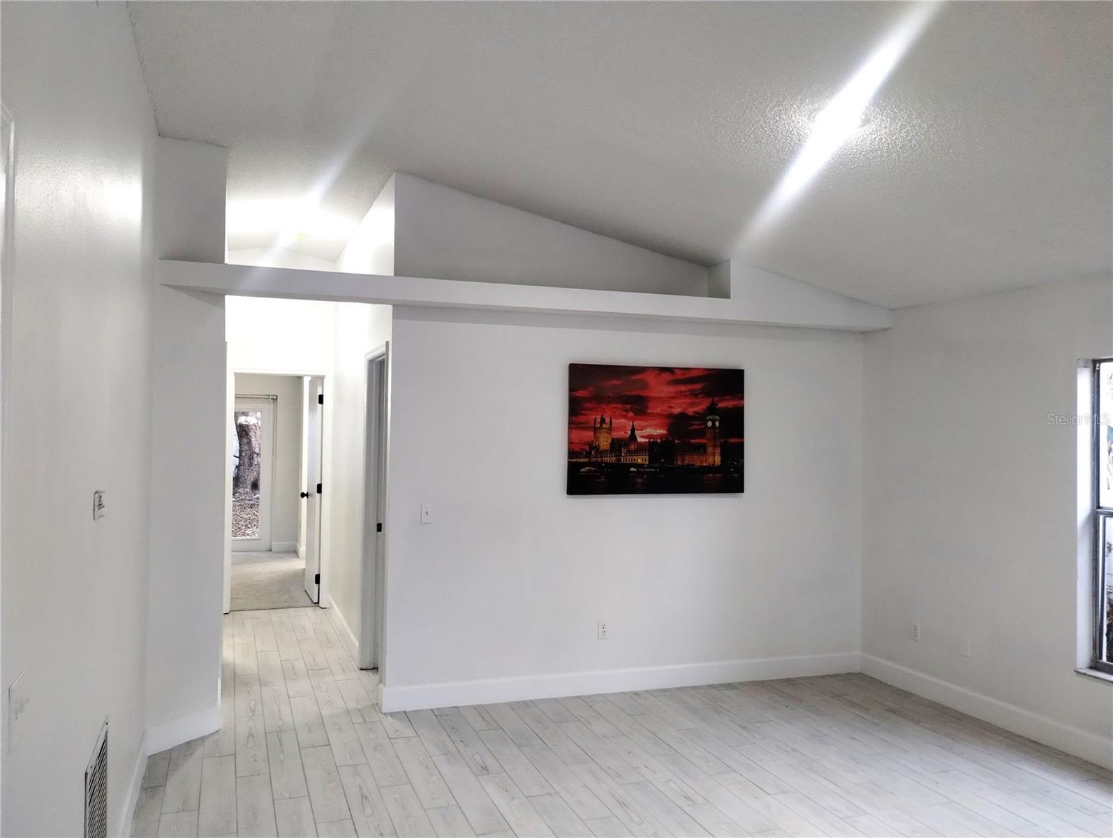 Image 3 of 40 For 1716 Chatham Circle