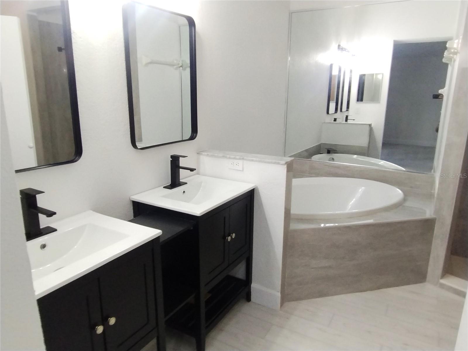 Image 4 of 40 For 1716 Chatham Circle