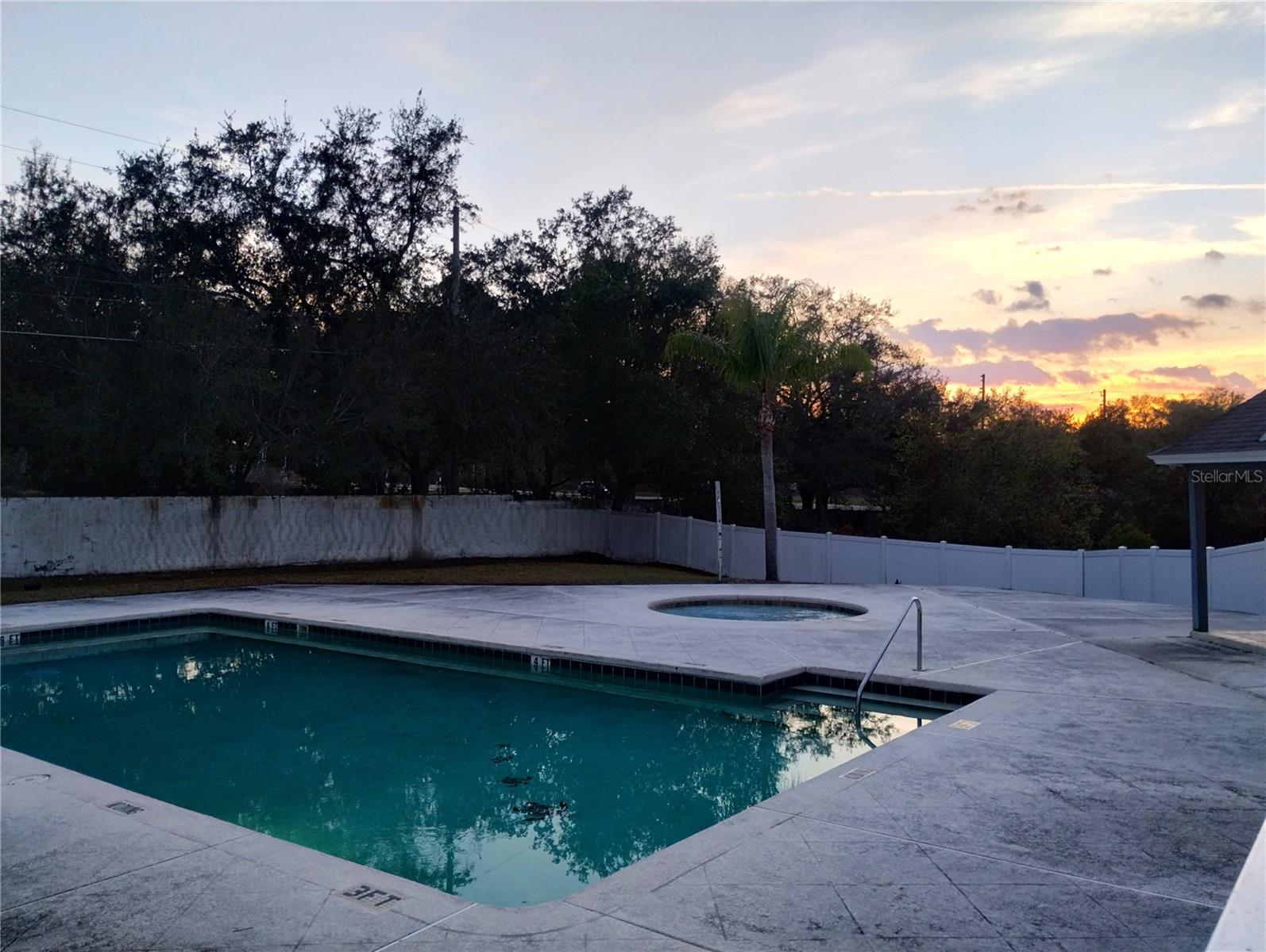 Image 5 of 40 For 1716 Chatham Circle