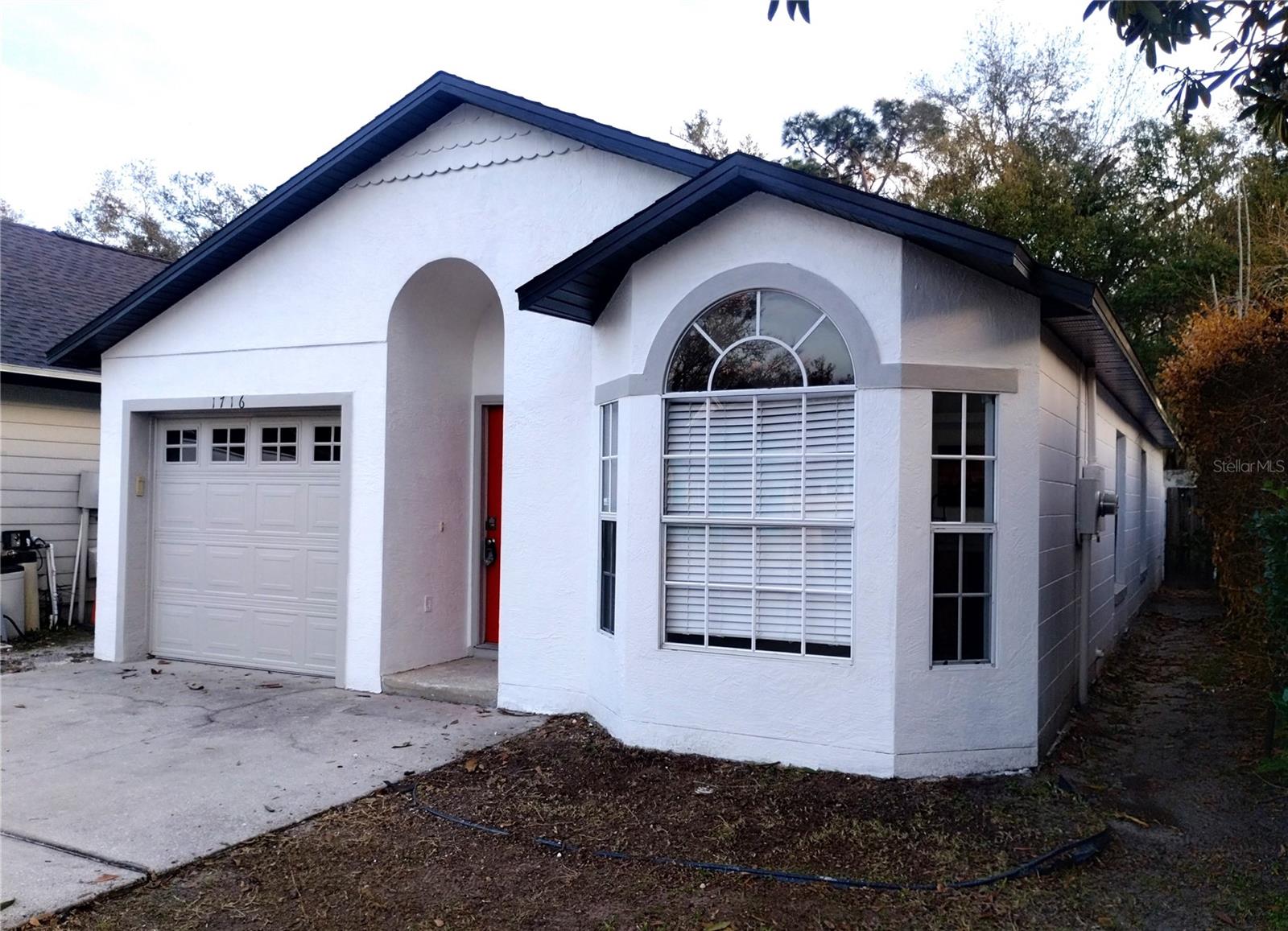 Image 7 of 40 For 1716 Chatham Circle