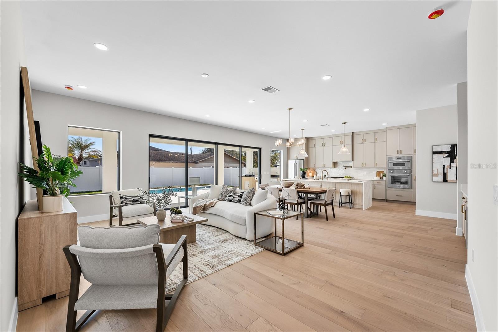 Image 18 of 57 For 1326 New Hampshire Street