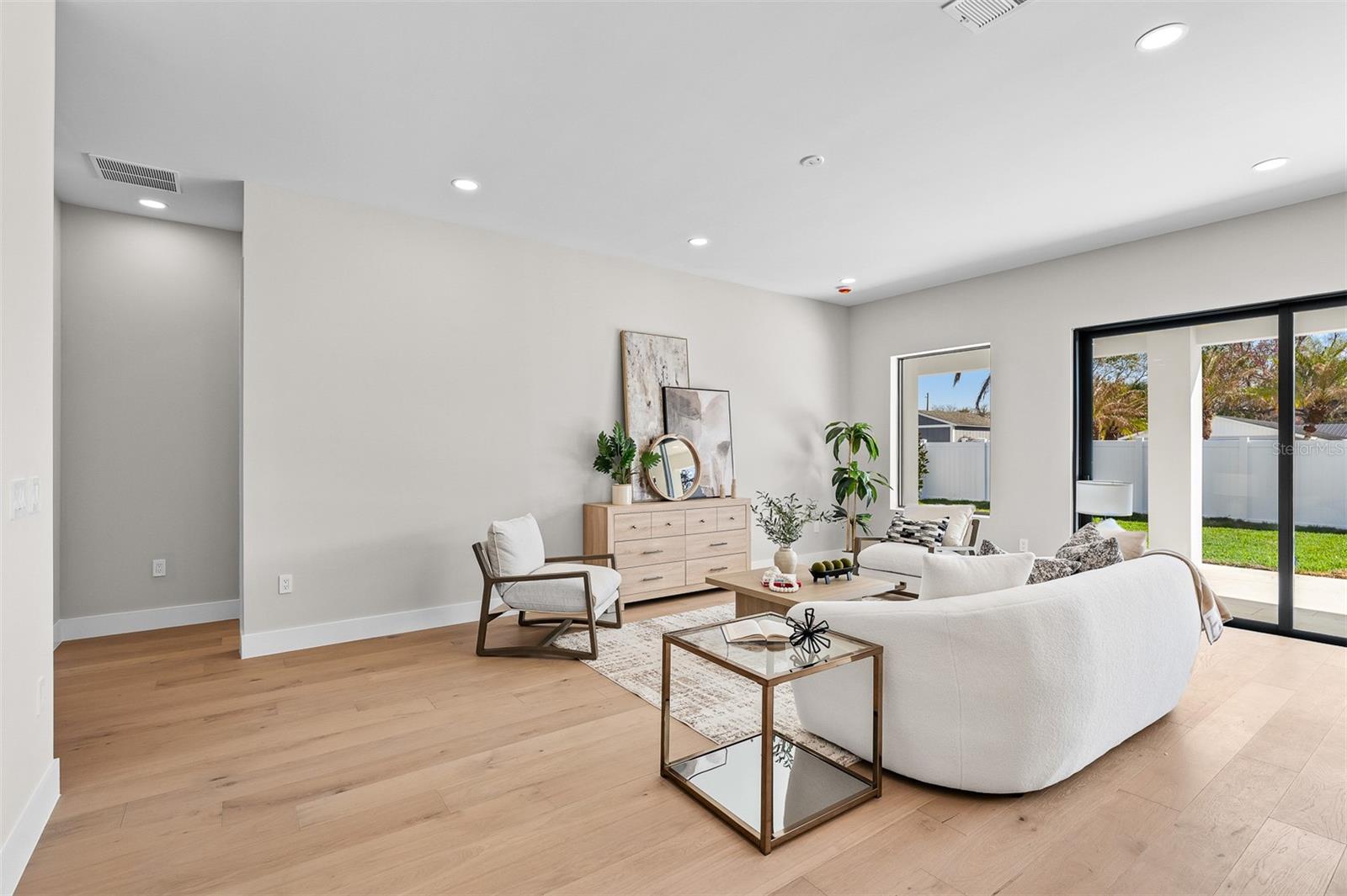 Image 21 of 57 For 1326 New Hampshire Street