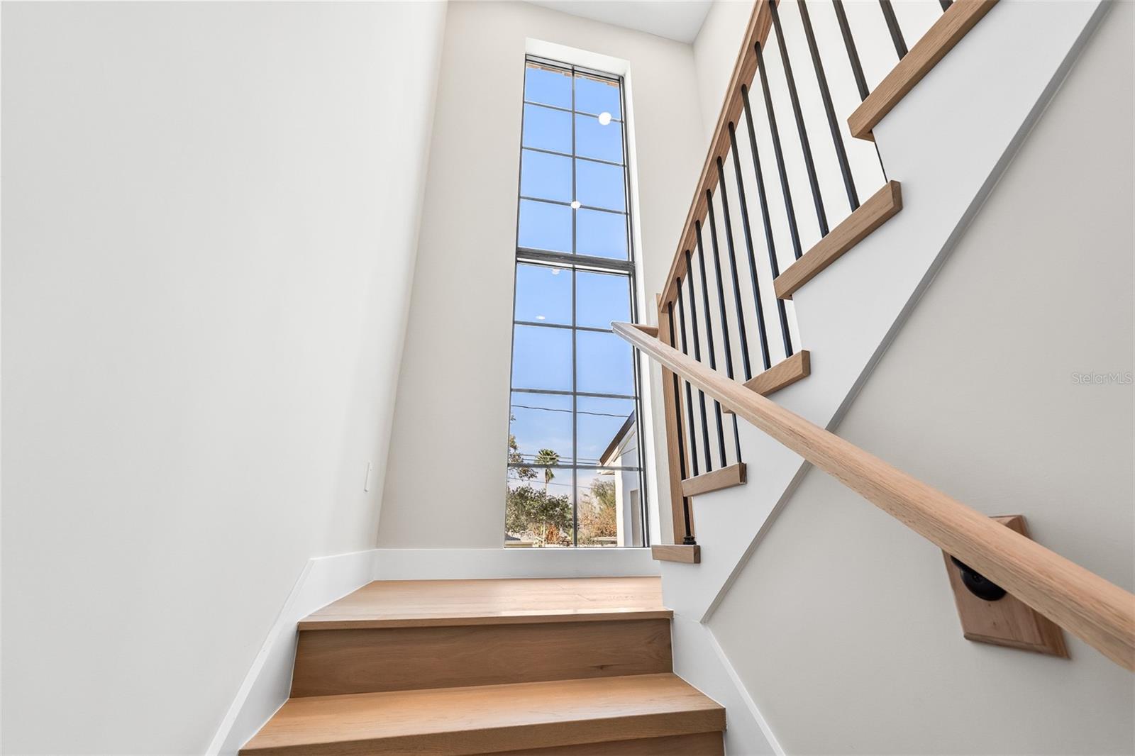 Image 23 of 57 For 1326 New Hampshire Street