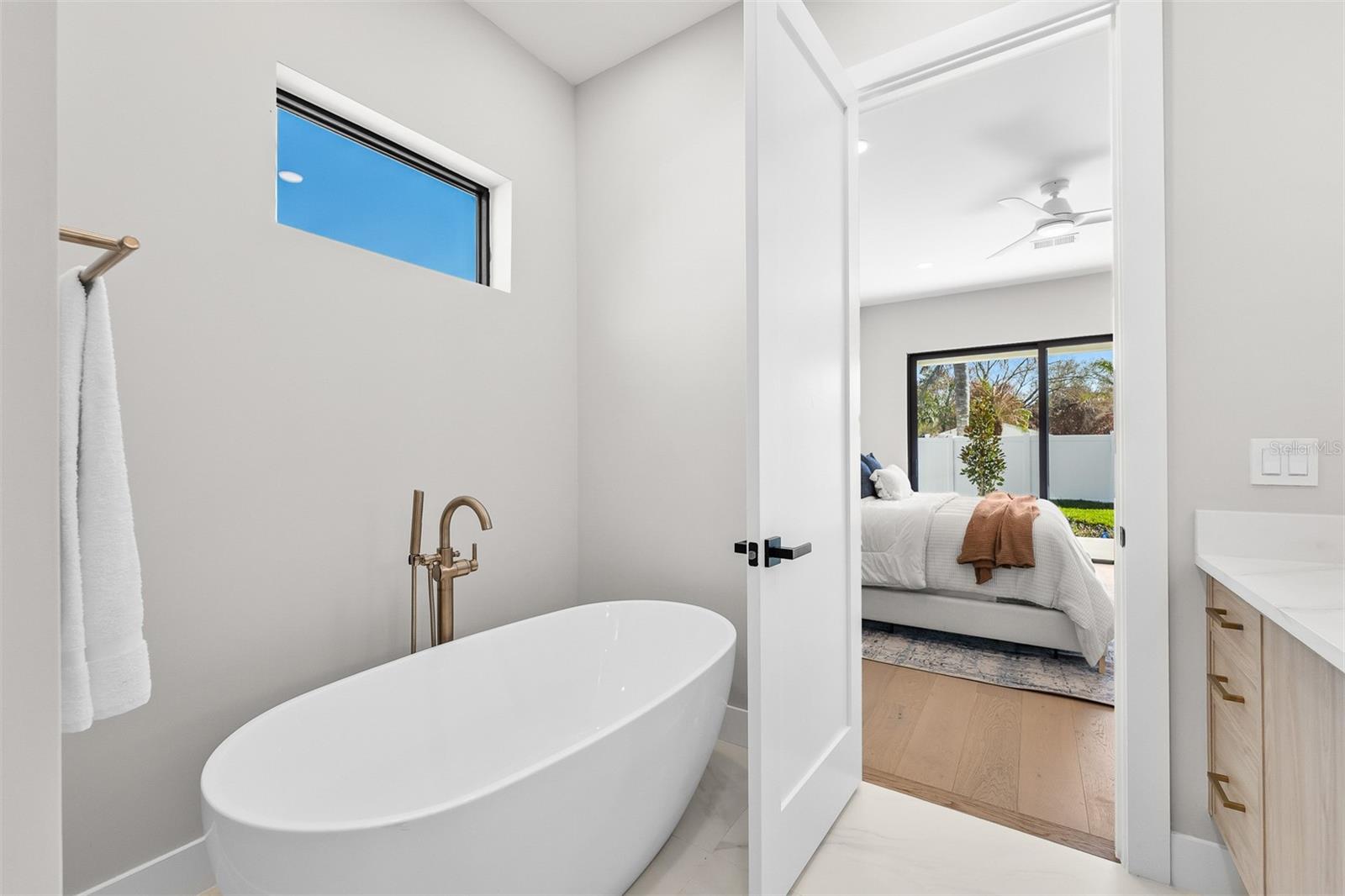 Image 29 of 57 For 1326 New Hampshire Street