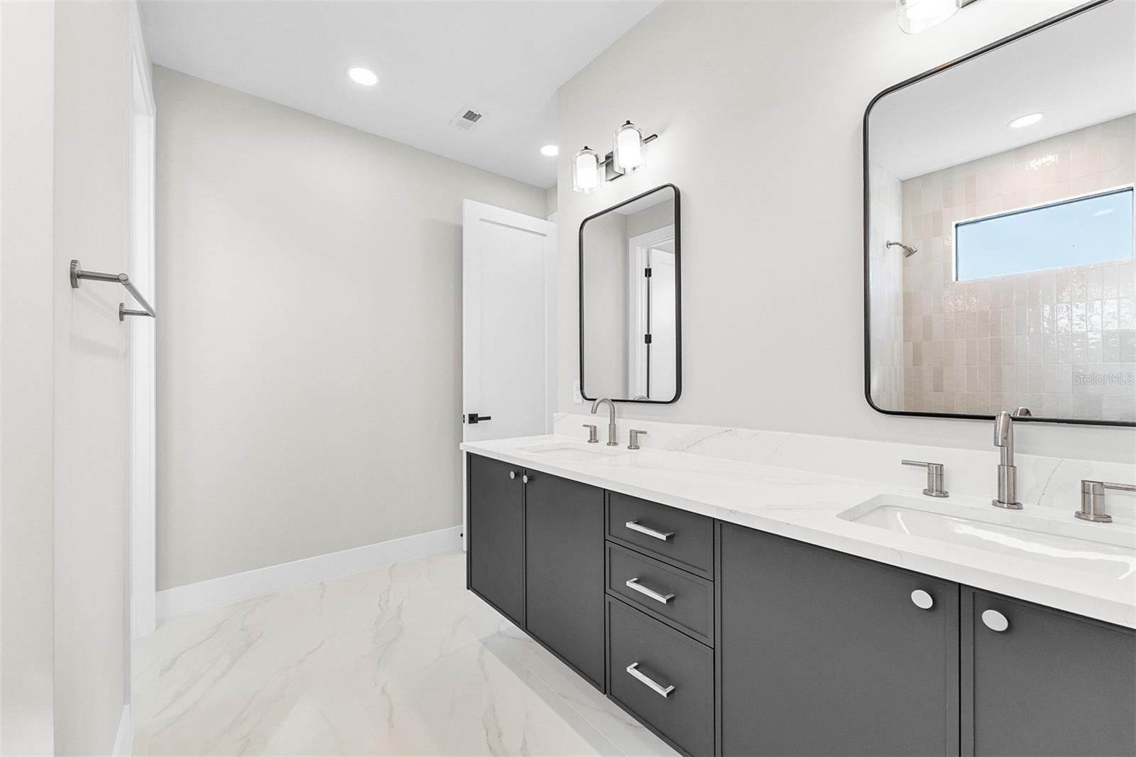 Image 36 of 57 For 1326 New Hampshire Street