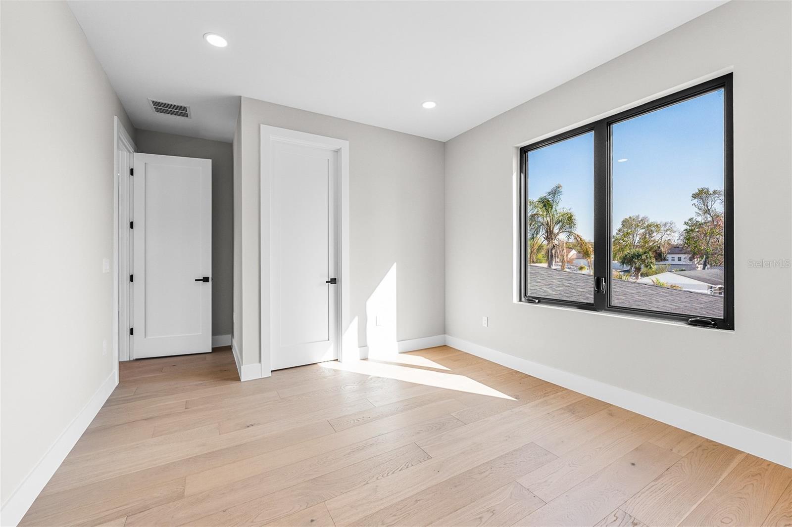 Image 38 of 57 For 1326 New Hampshire Street