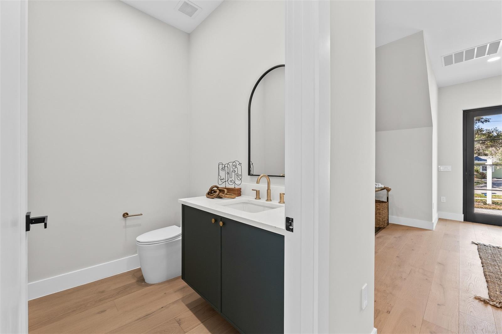 Image 48 of 57 For 1326 New Hampshire Street