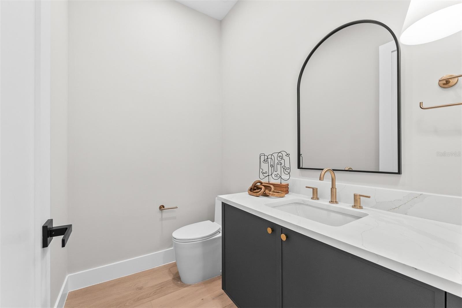 Image 49 of 57 For 1326 New Hampshire Street