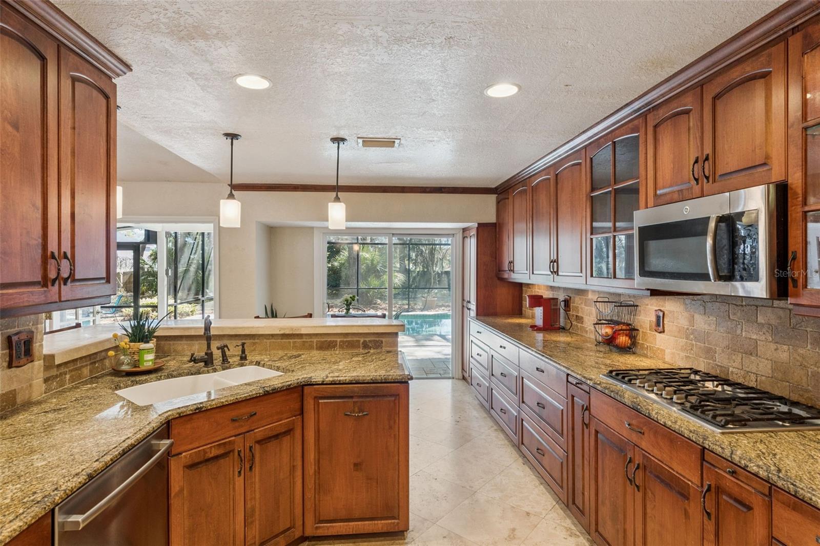 Image 15 of 62 For 1105 Northern Way