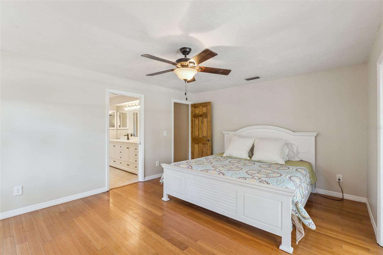 Image 23 of 62 For 1105 Northern Way