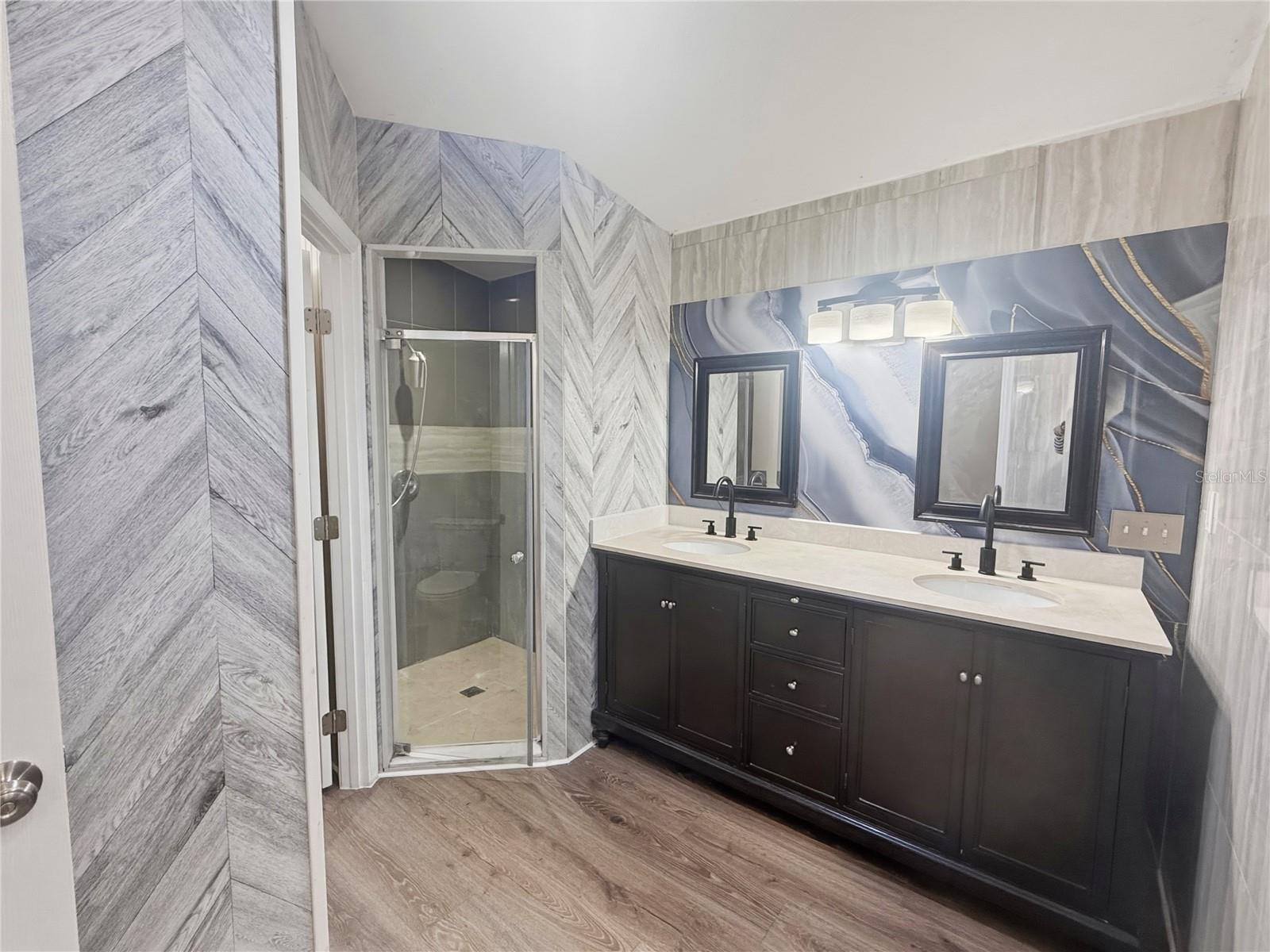 Image 11 of 22 For 219 Bennett Street