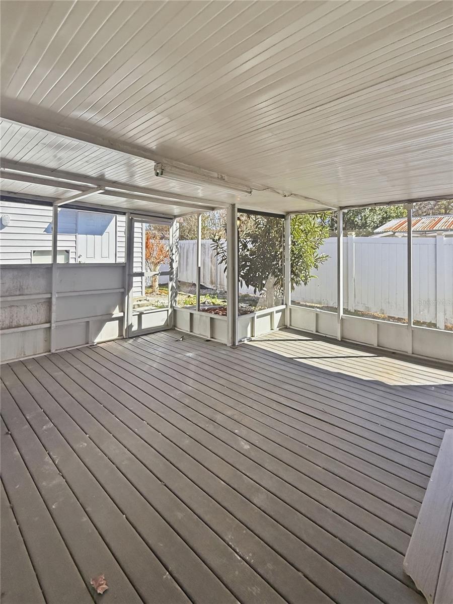 Image 17 of 22 For 219 Bennett Street