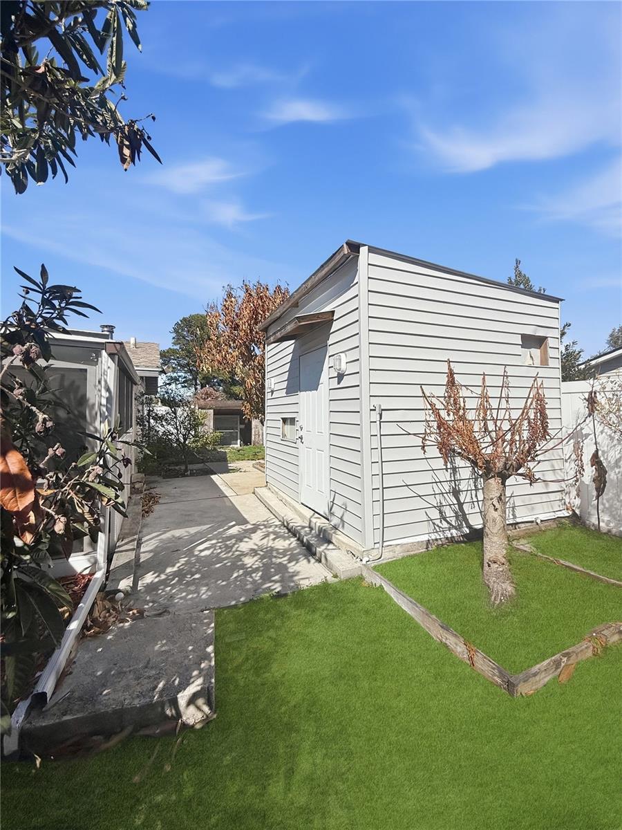 Image 19 of 22 For 219 Bennett Street