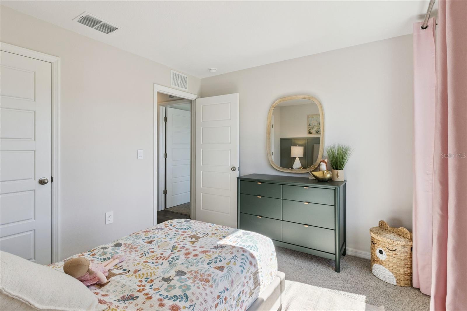 Listing photo id 19 for 3445 Nettle Loop