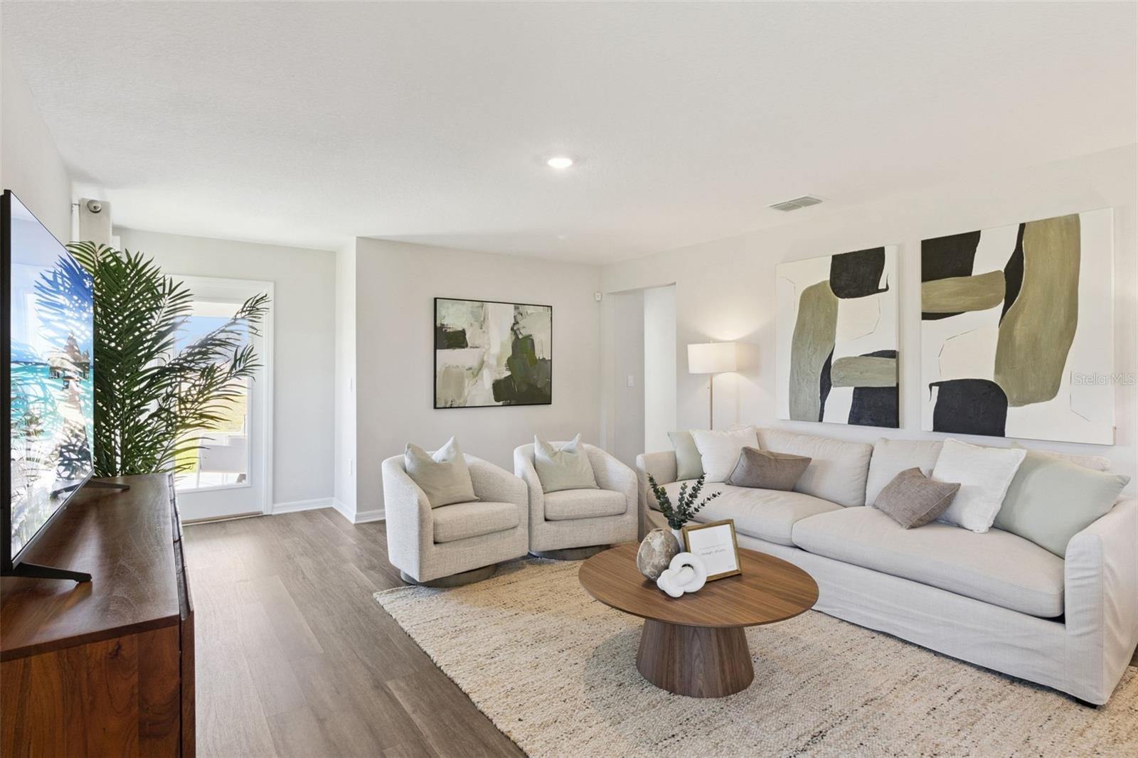 Listing photo id 5 for 3445 Nettle Loop