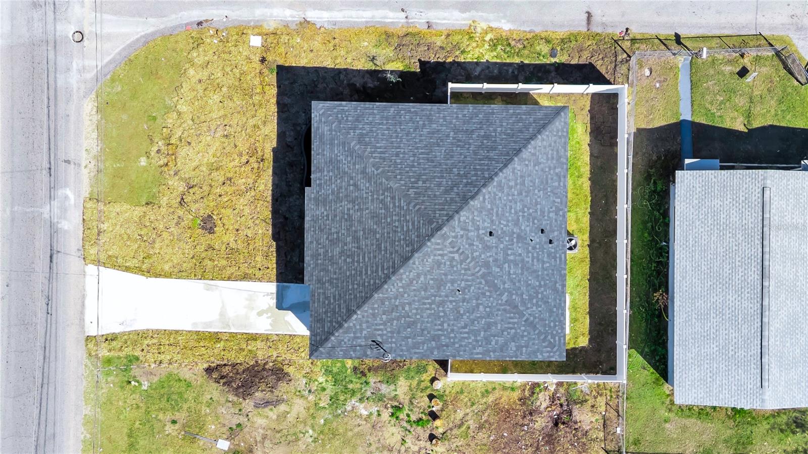 Image 36 of 47 For 701 Claude Holmes Sr Avenue