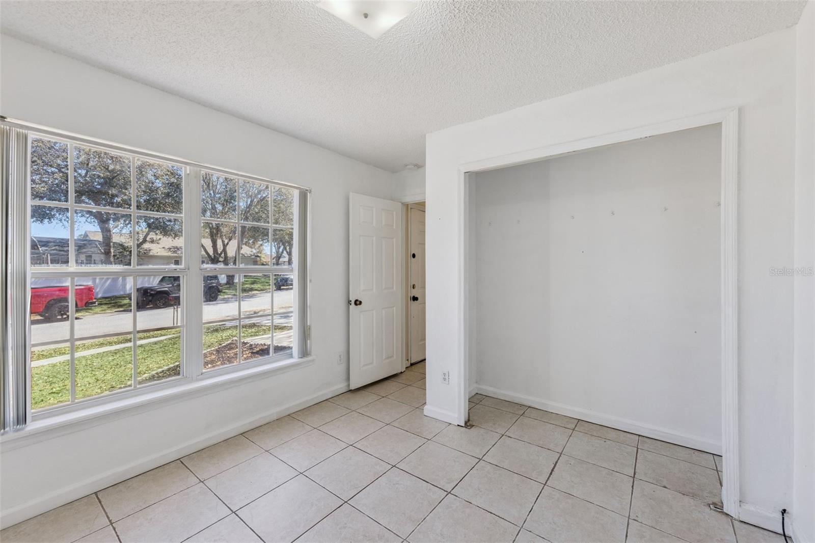 Image 11 of 28 For 1009 Winding Water Way