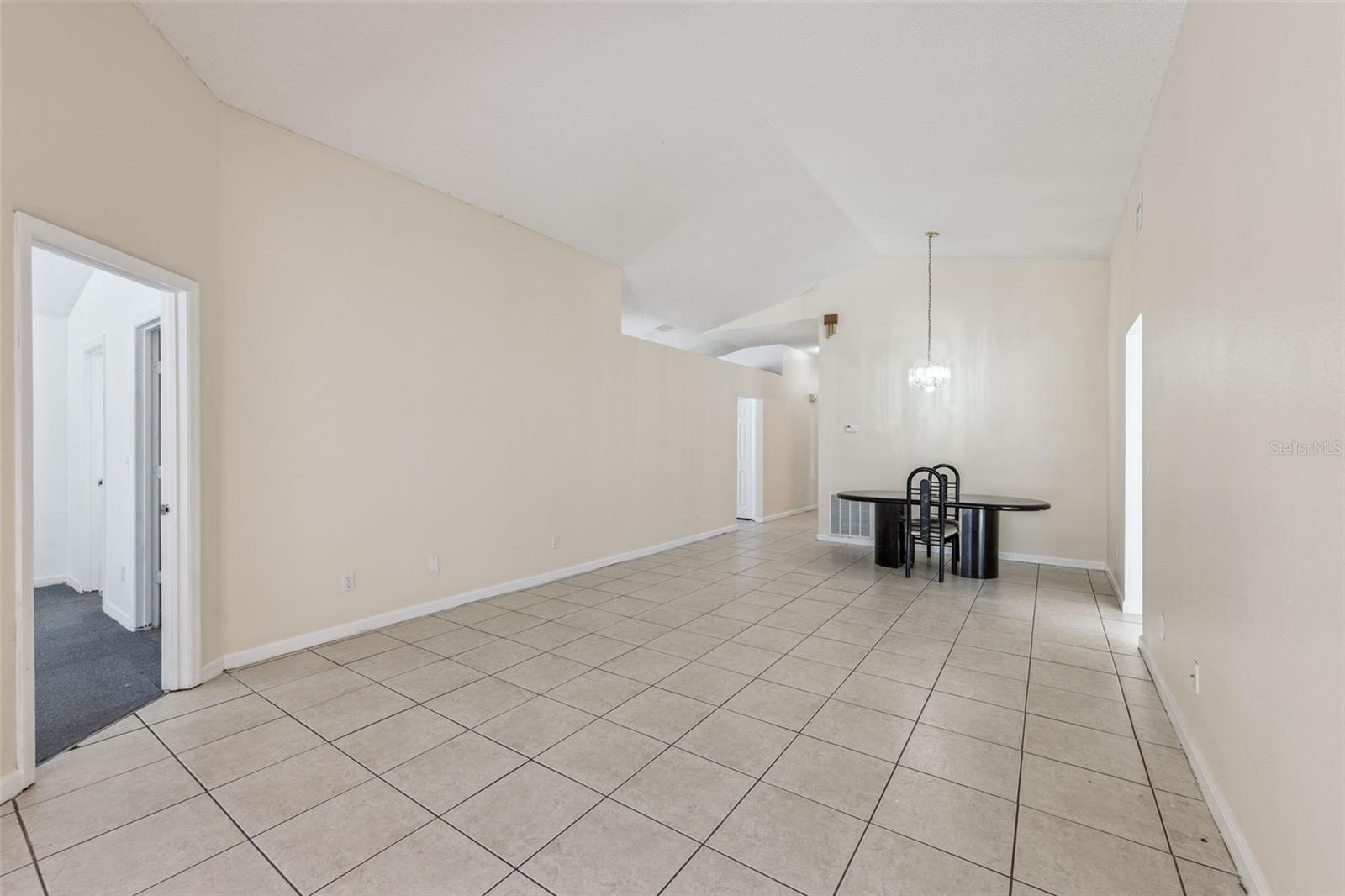 Image 5 of 28 For 1009 Winding Water Way