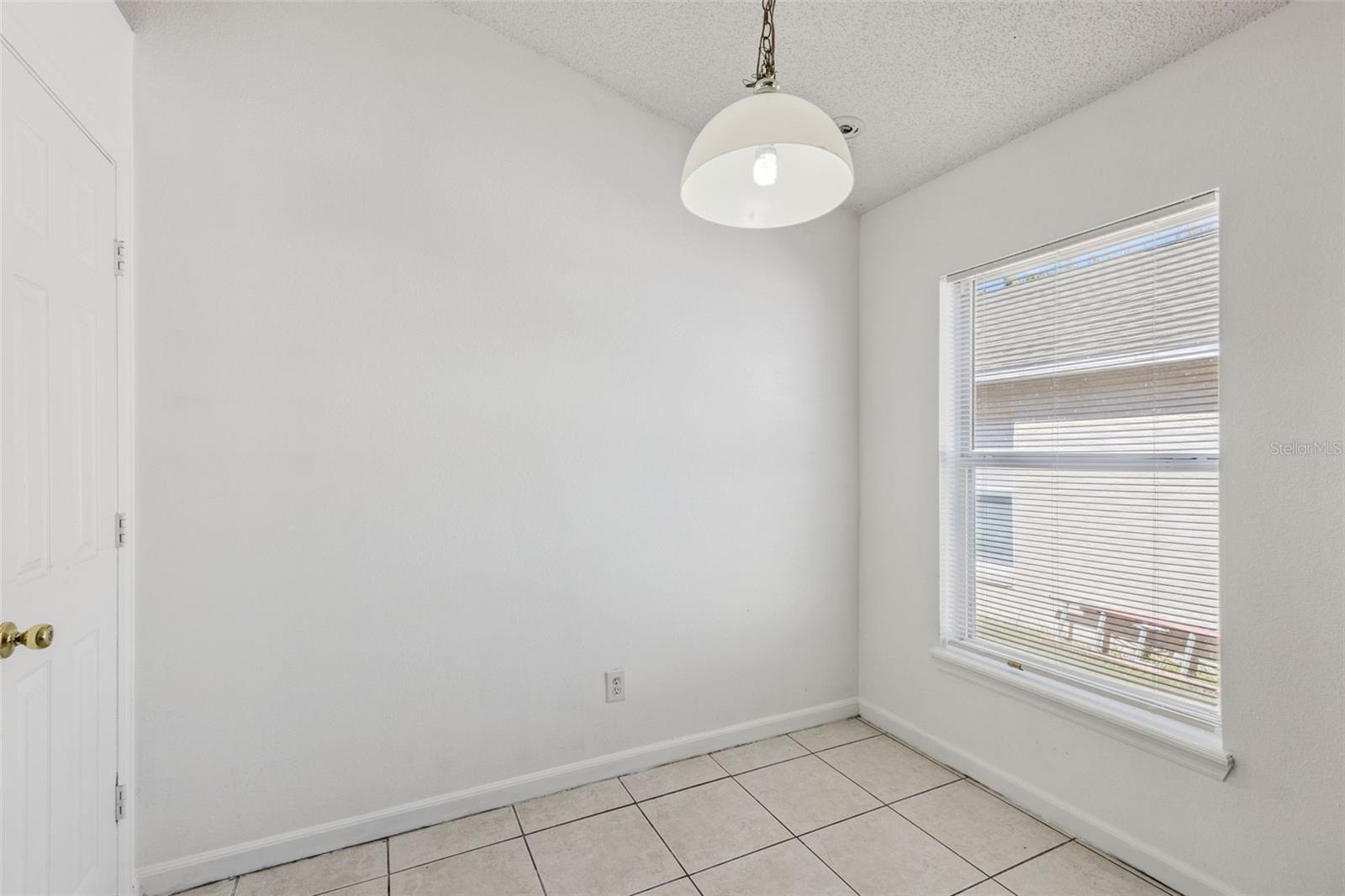 Image 9 of 28 For 1009 Winding Water Way