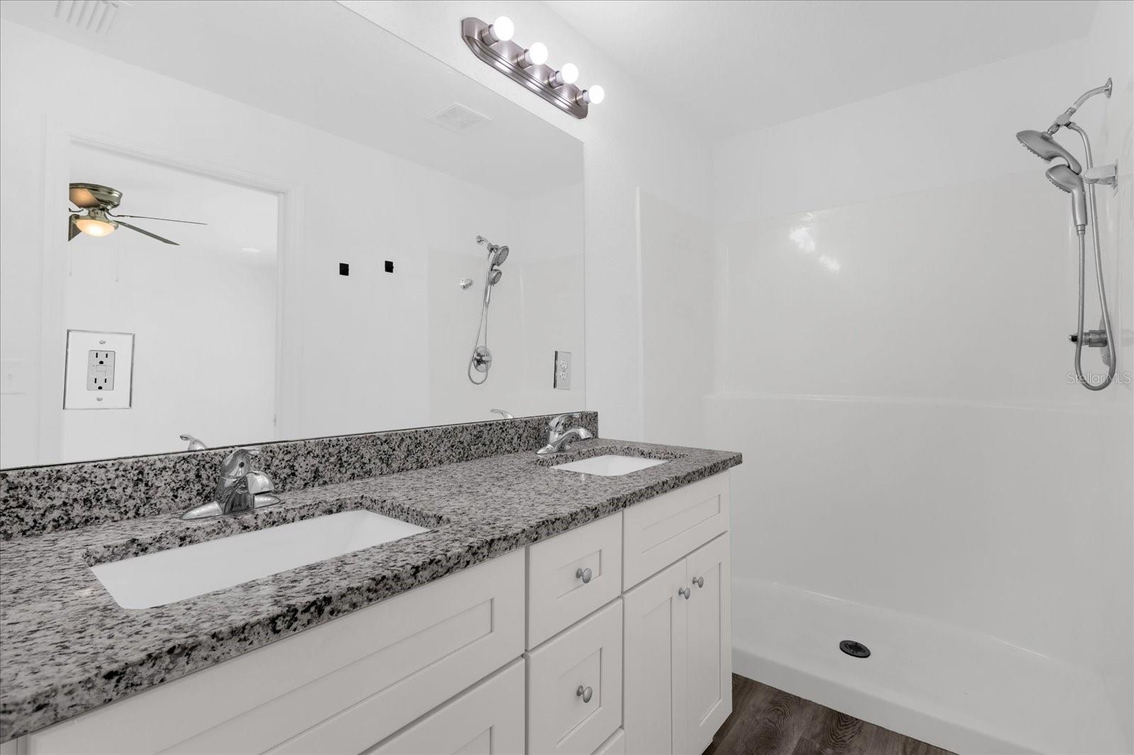 Image 11 of 29 For 549 Malauka Radial