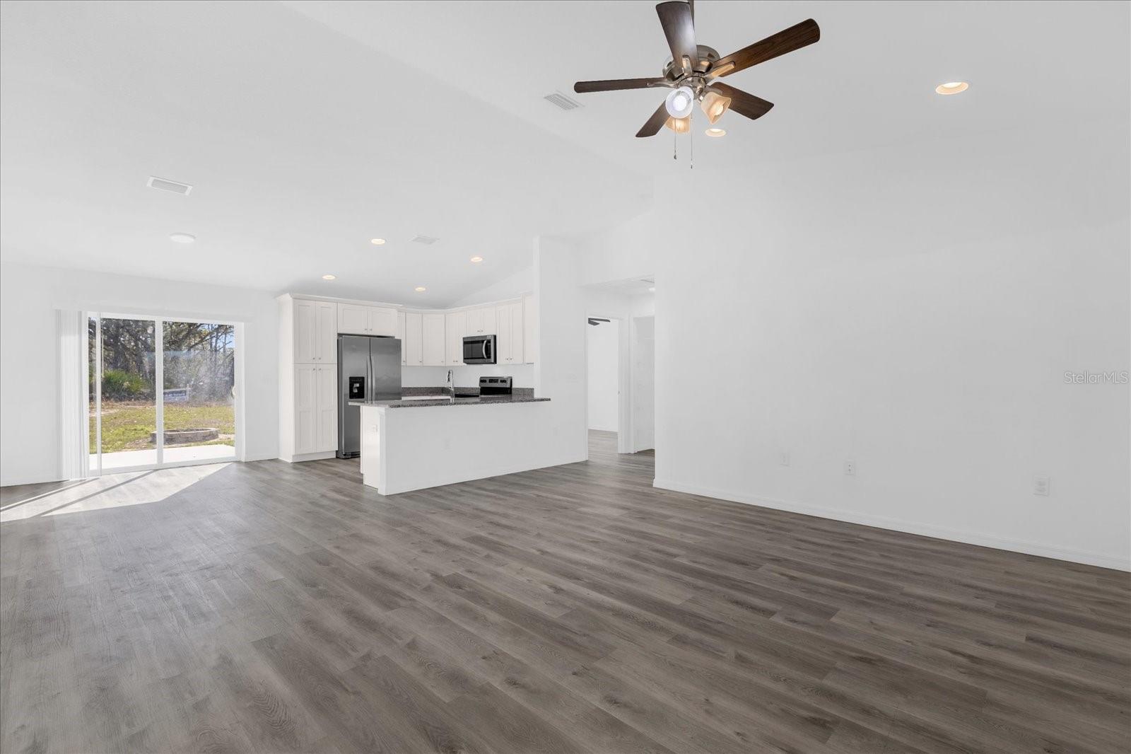 Image 2 of 29 For 549 Malauka Radial