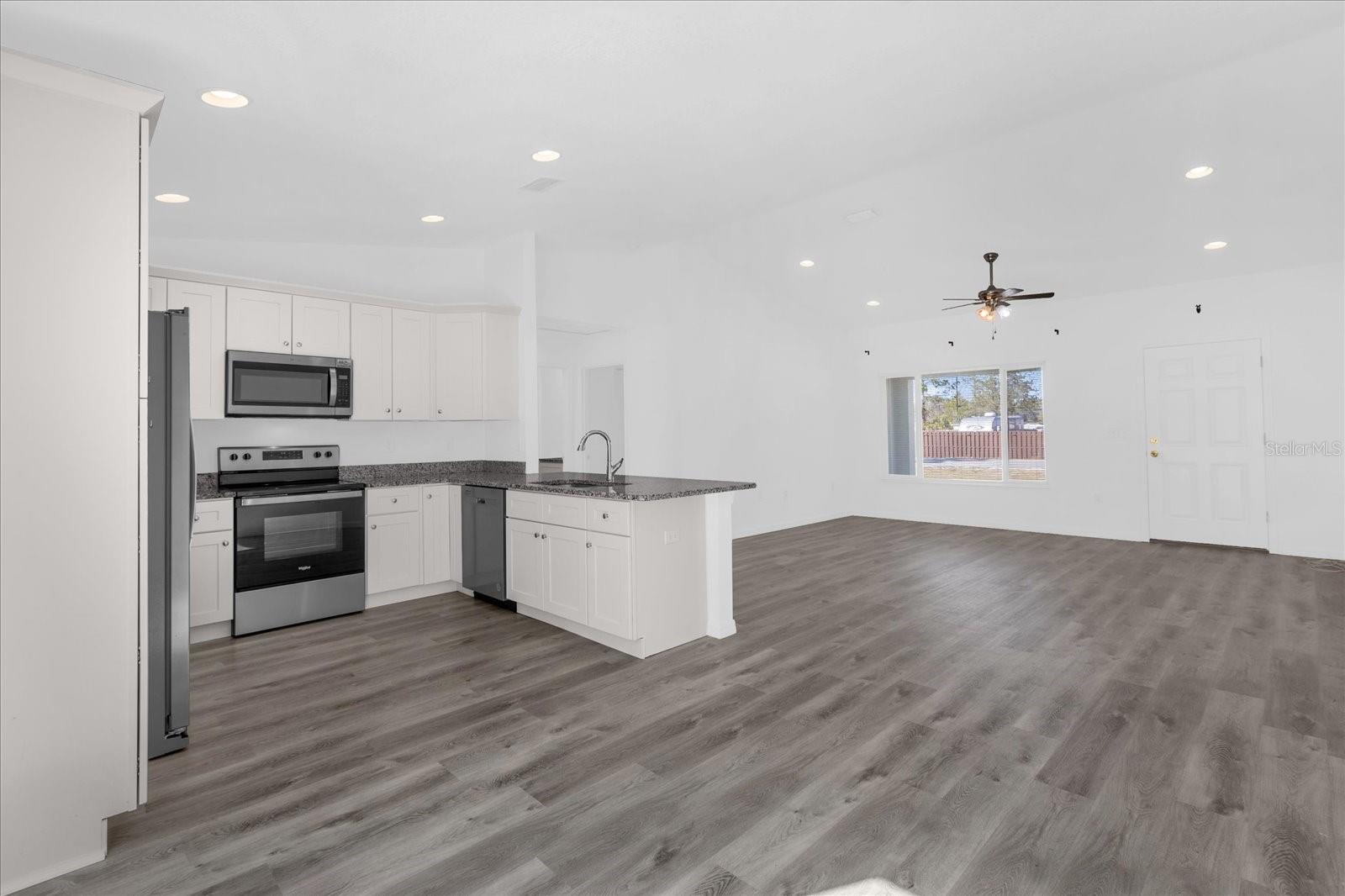 Image 3 of 29 For 549 Malauka Radial