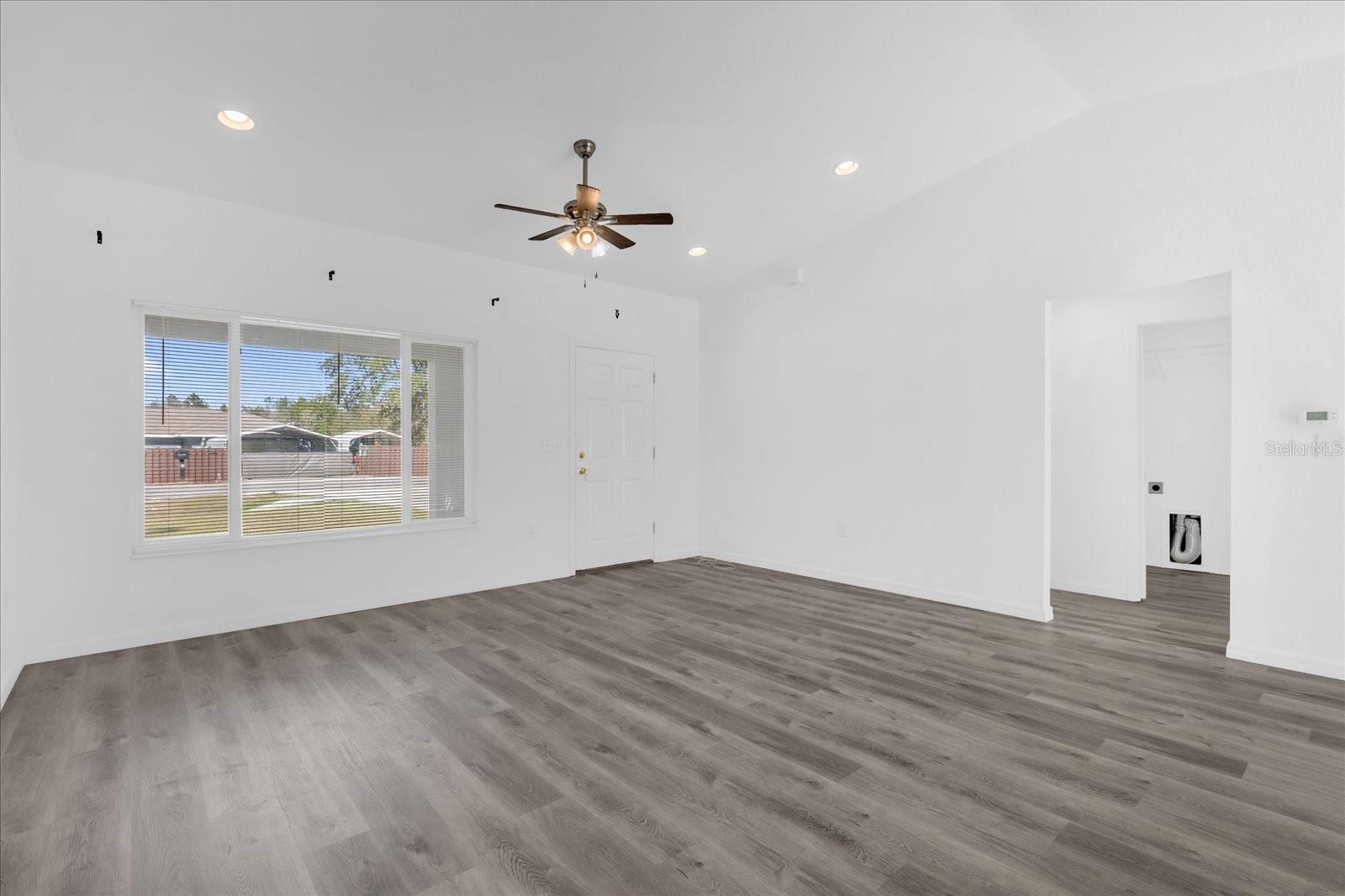 Image 4 of 29 For 549 Malauka Radial