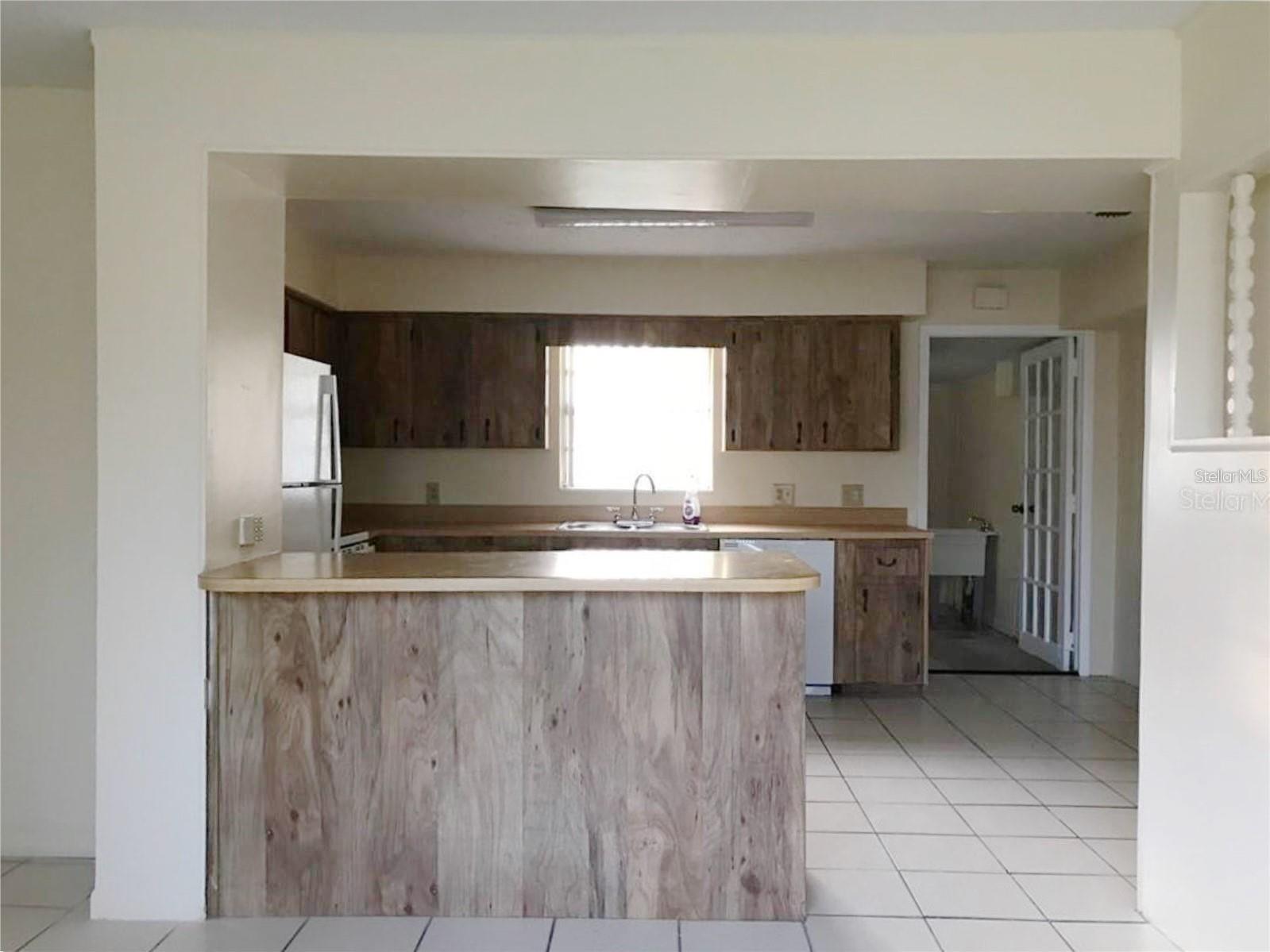 Image 5 of 7 For 1106 Hoagland Boulevard