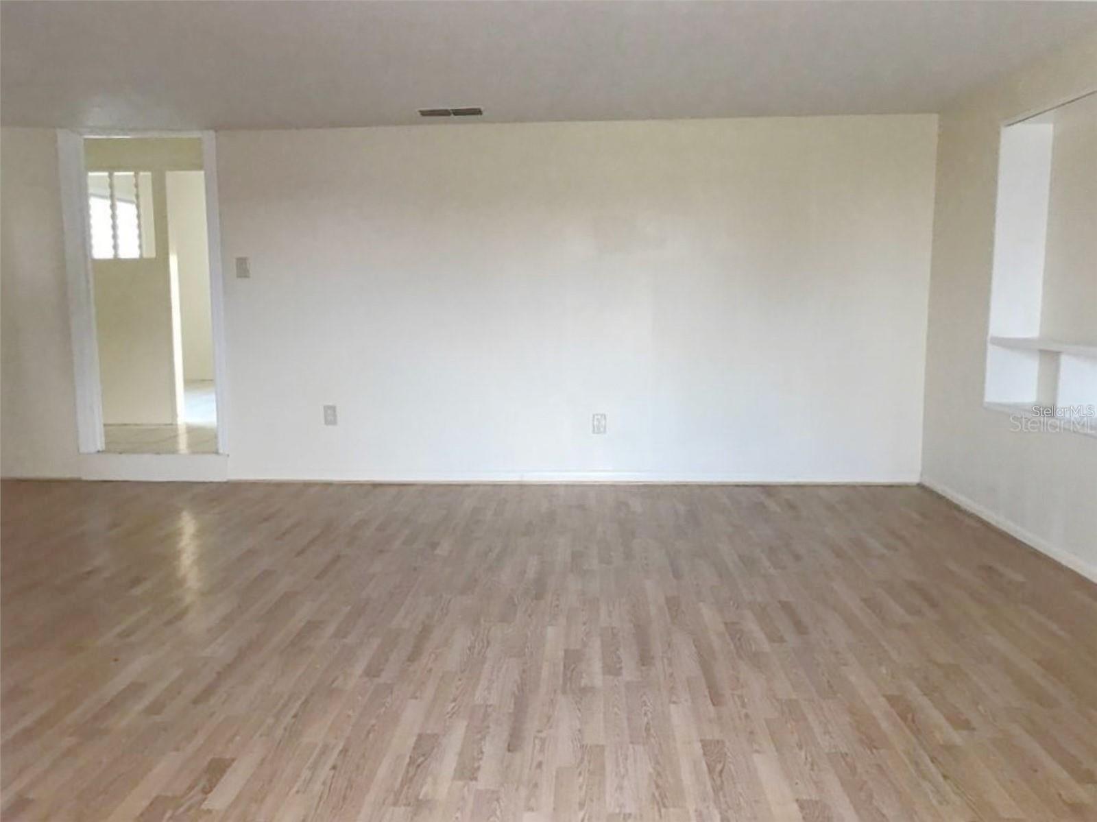 Image 7 of 7 For 1106 Hoagland Boulevard