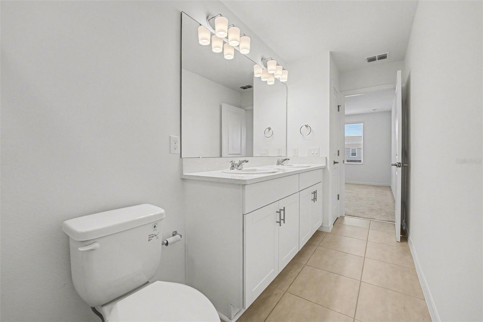 Image 20 of 34 For 2037 Viewfinder Street