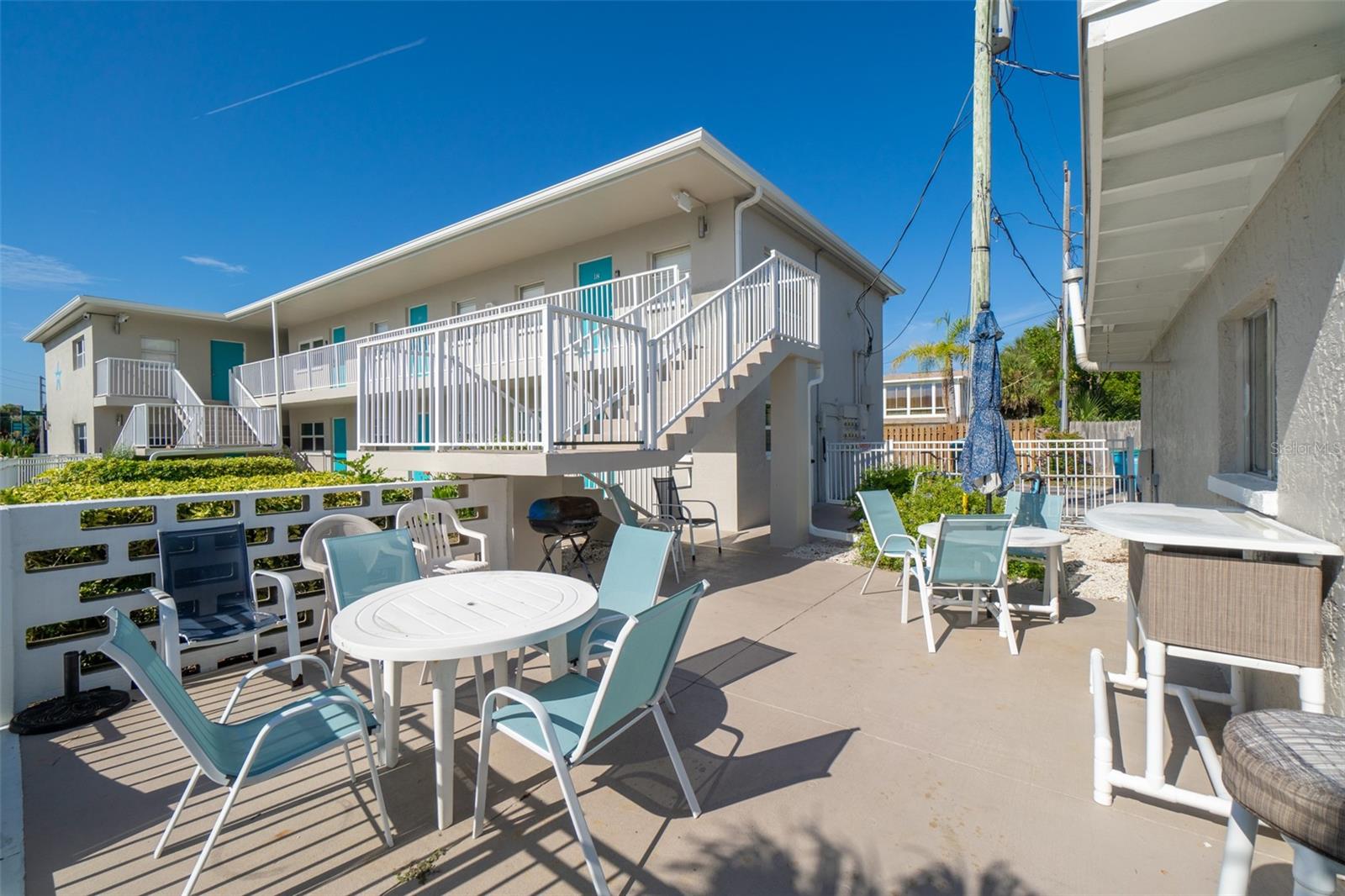 Image 10 of 28 For 425 Tyler Avenue 4b