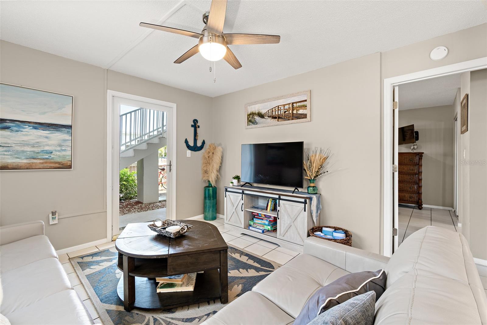 Image 13 of 28 For 425 Tyler Avenue 4b