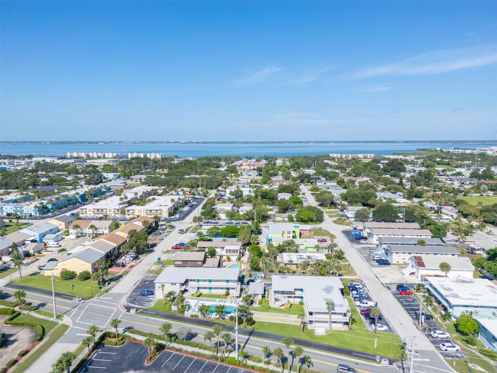 Image 21 of 28 For 425 Tyler Avenue 4b