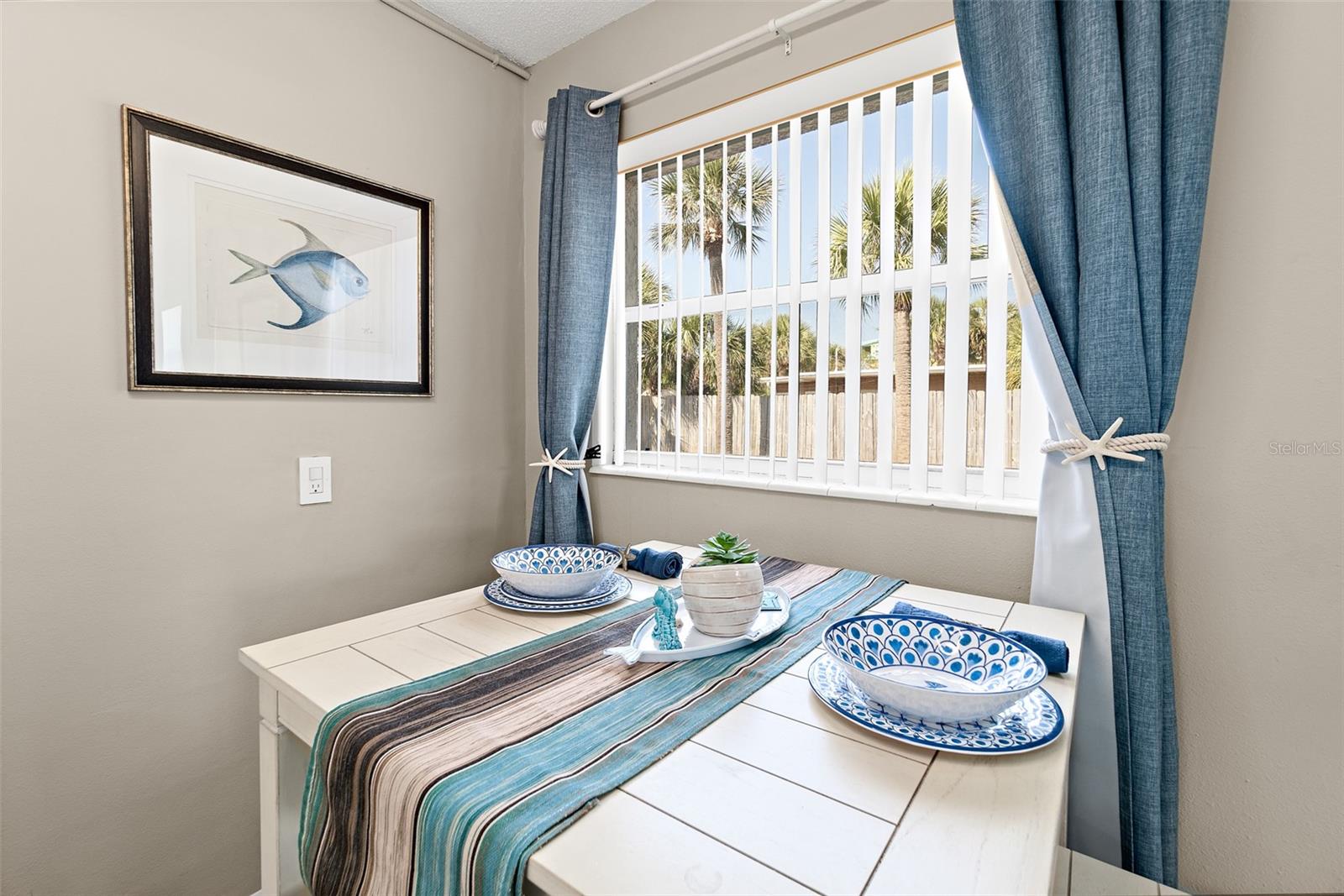 Image 7 of 28 For 425 Tyler Avenue 4b