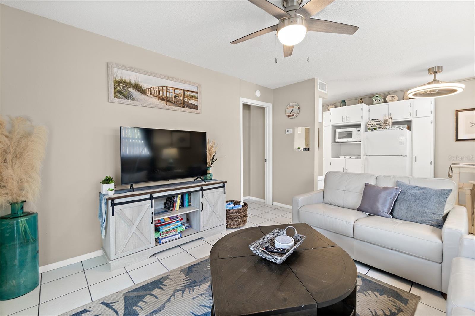 Image 8 of 28 For 425 Tyler Avenue 4b