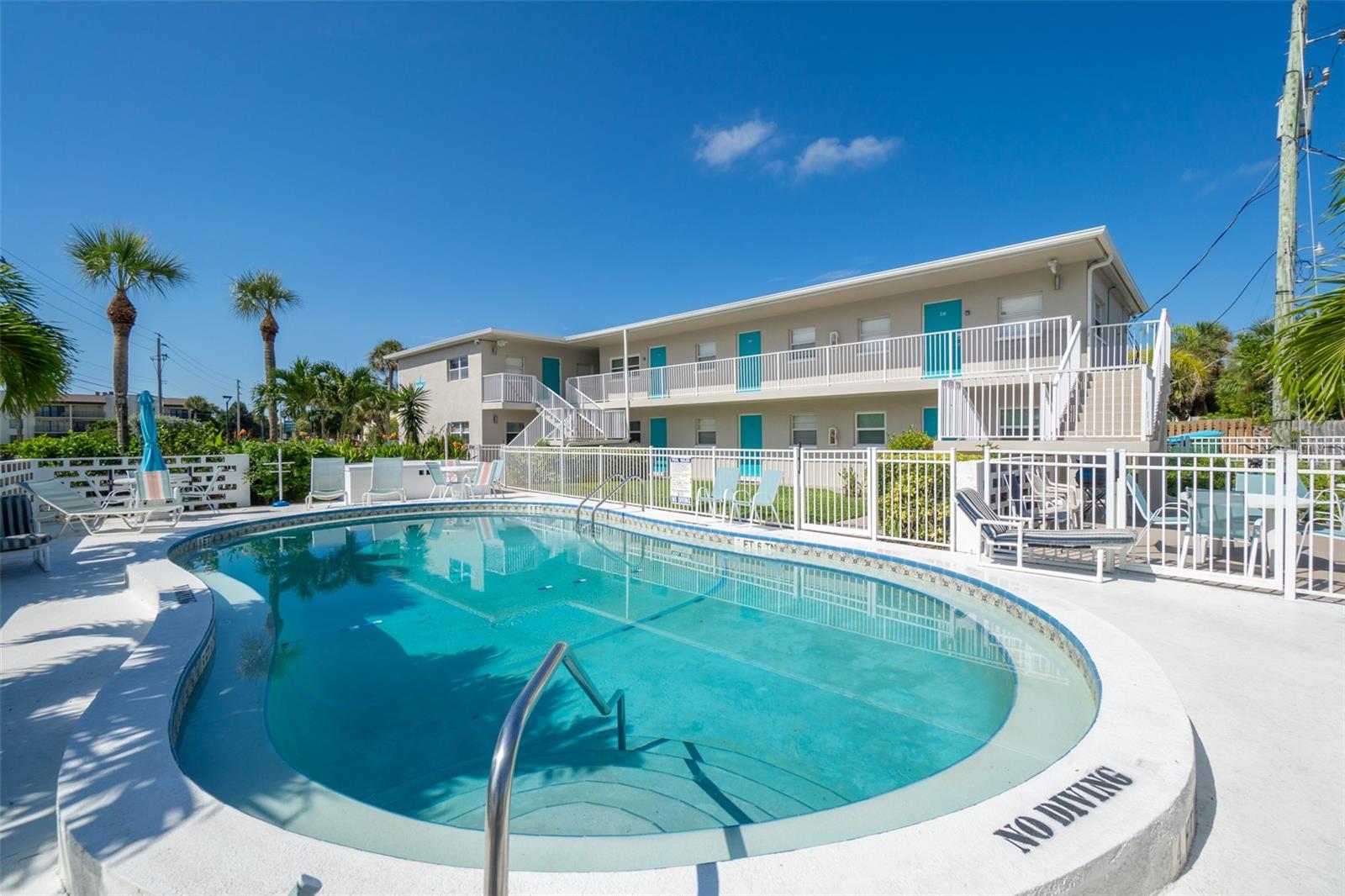 Image 9 of 28 For 425 Tyler Avenue 4b