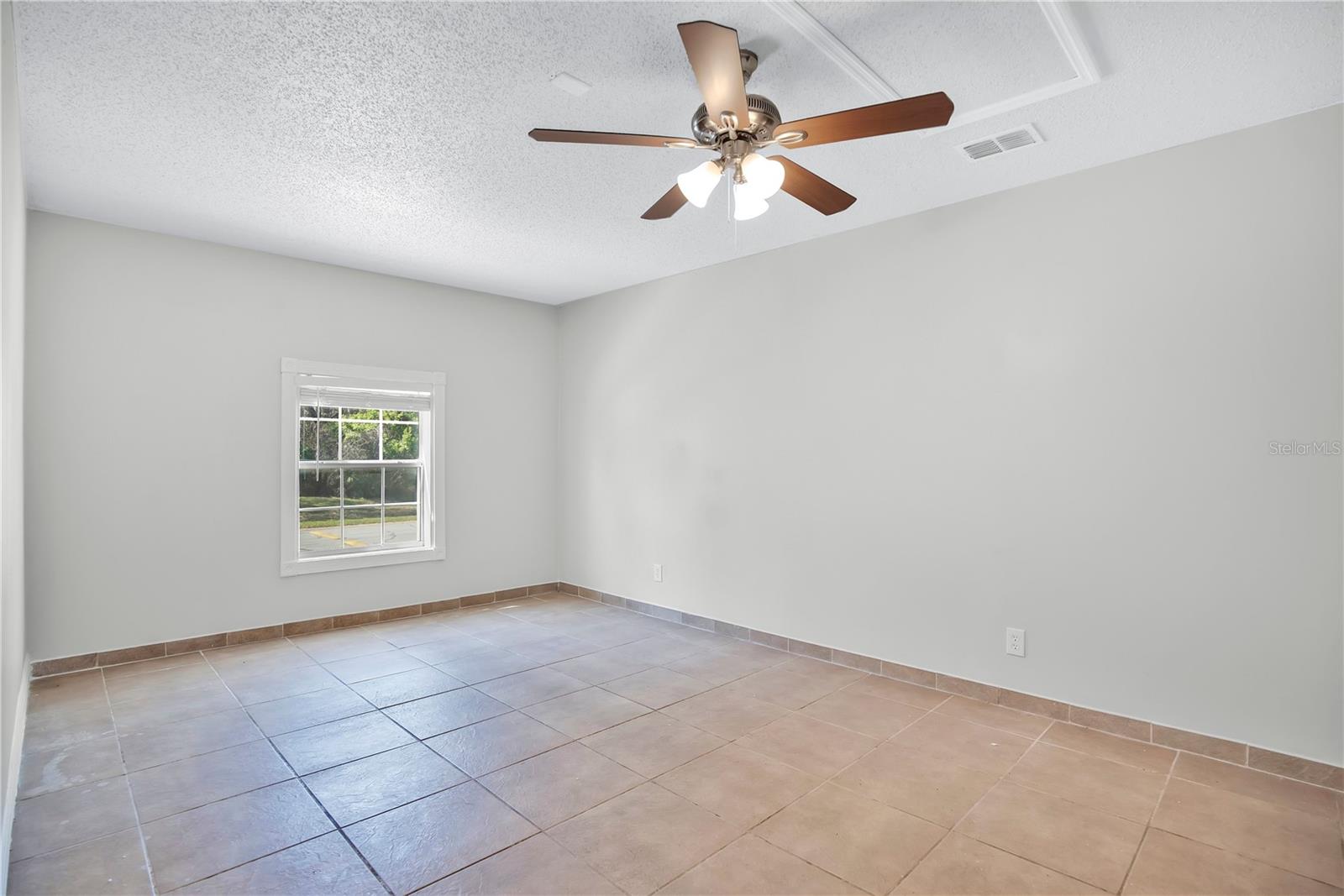 Image 14 of 34 For 1537 Rivers Edge Drive